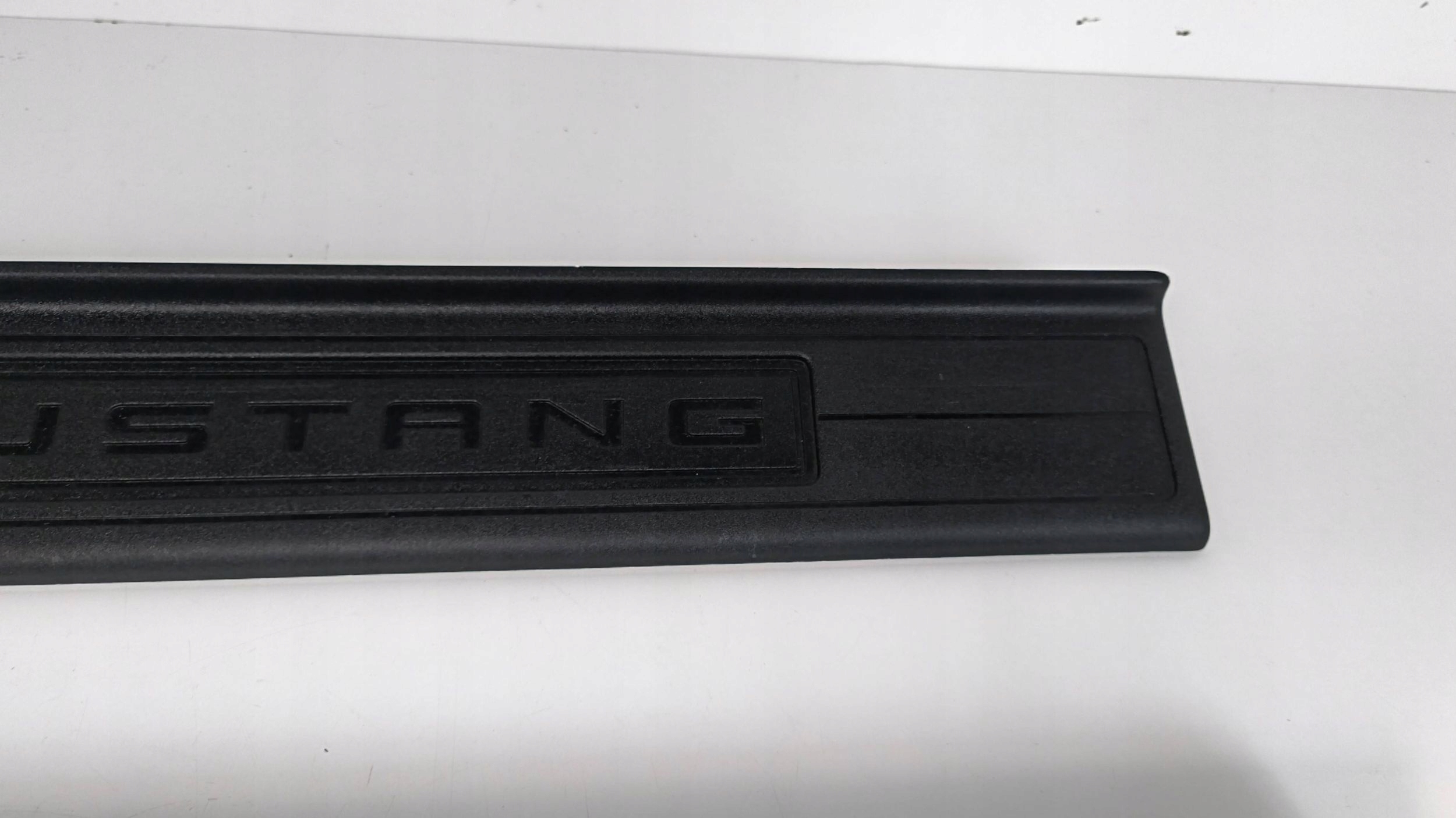 Ford Mustang VI mouldings threshold Komplet FR3B6313222A