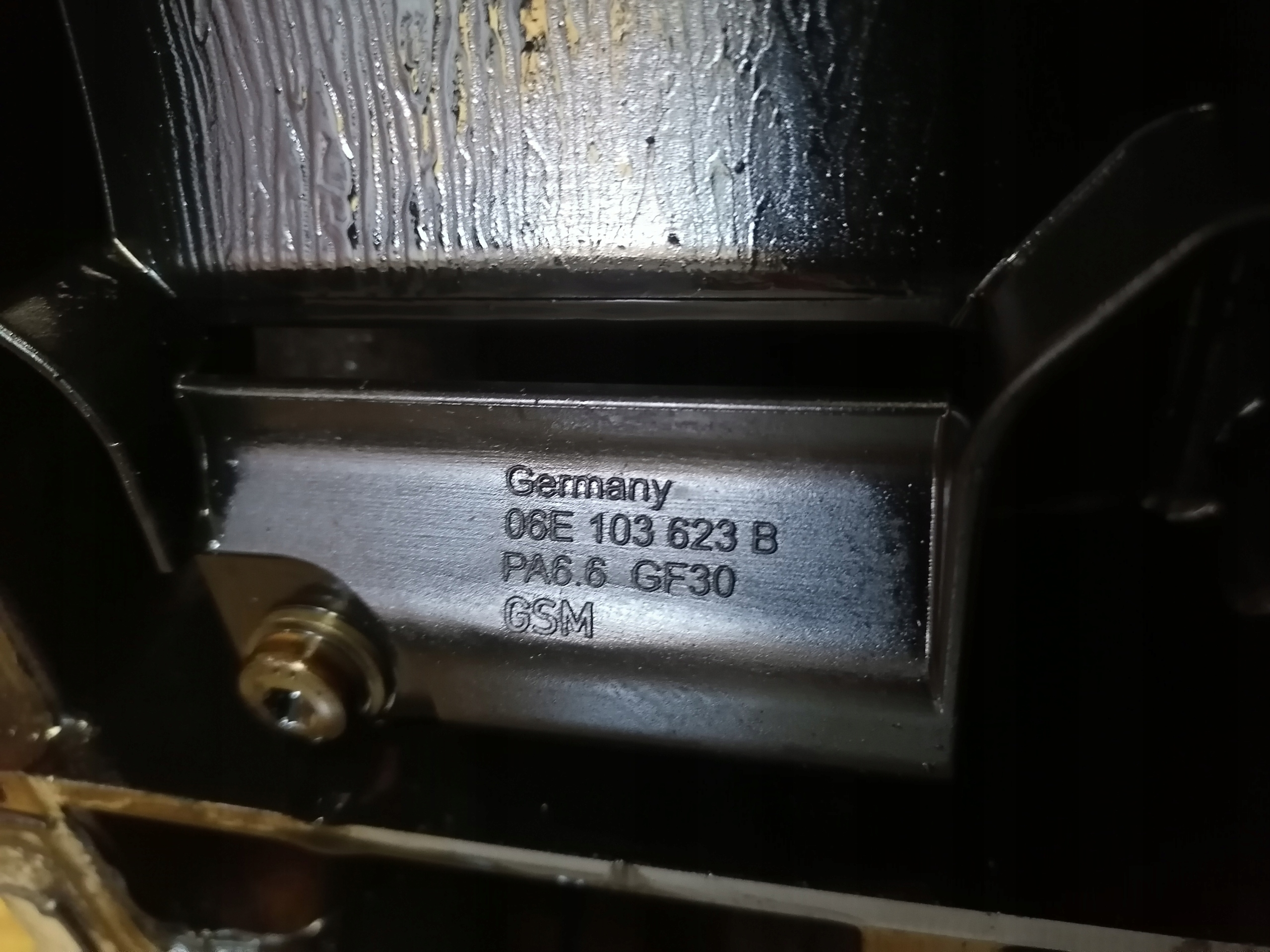 AUDI 3.2 fedél FALI olaj 06E103623B