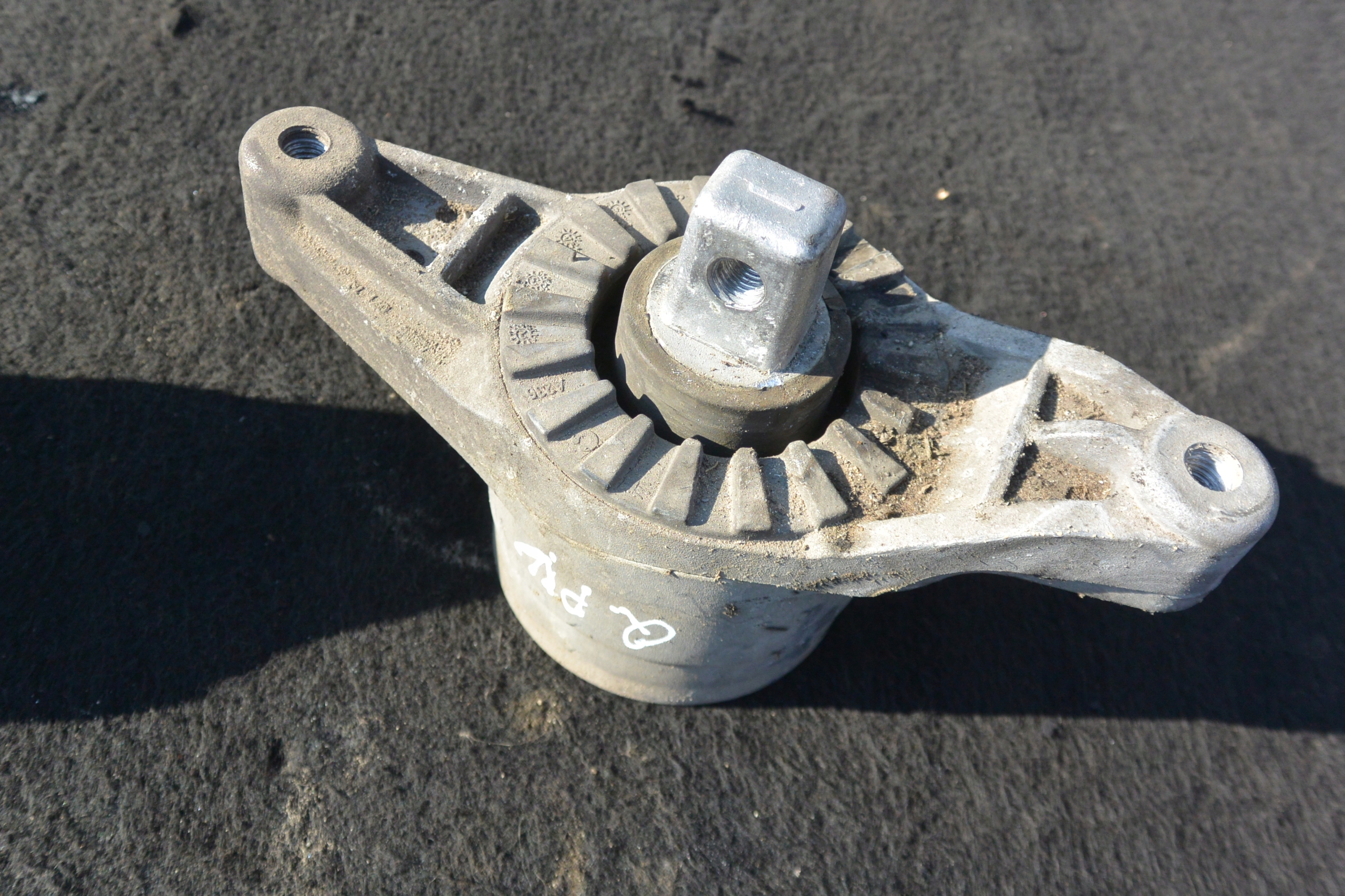 engine mount 3.0B MASERATI QUATTROPORTE GHIBLI