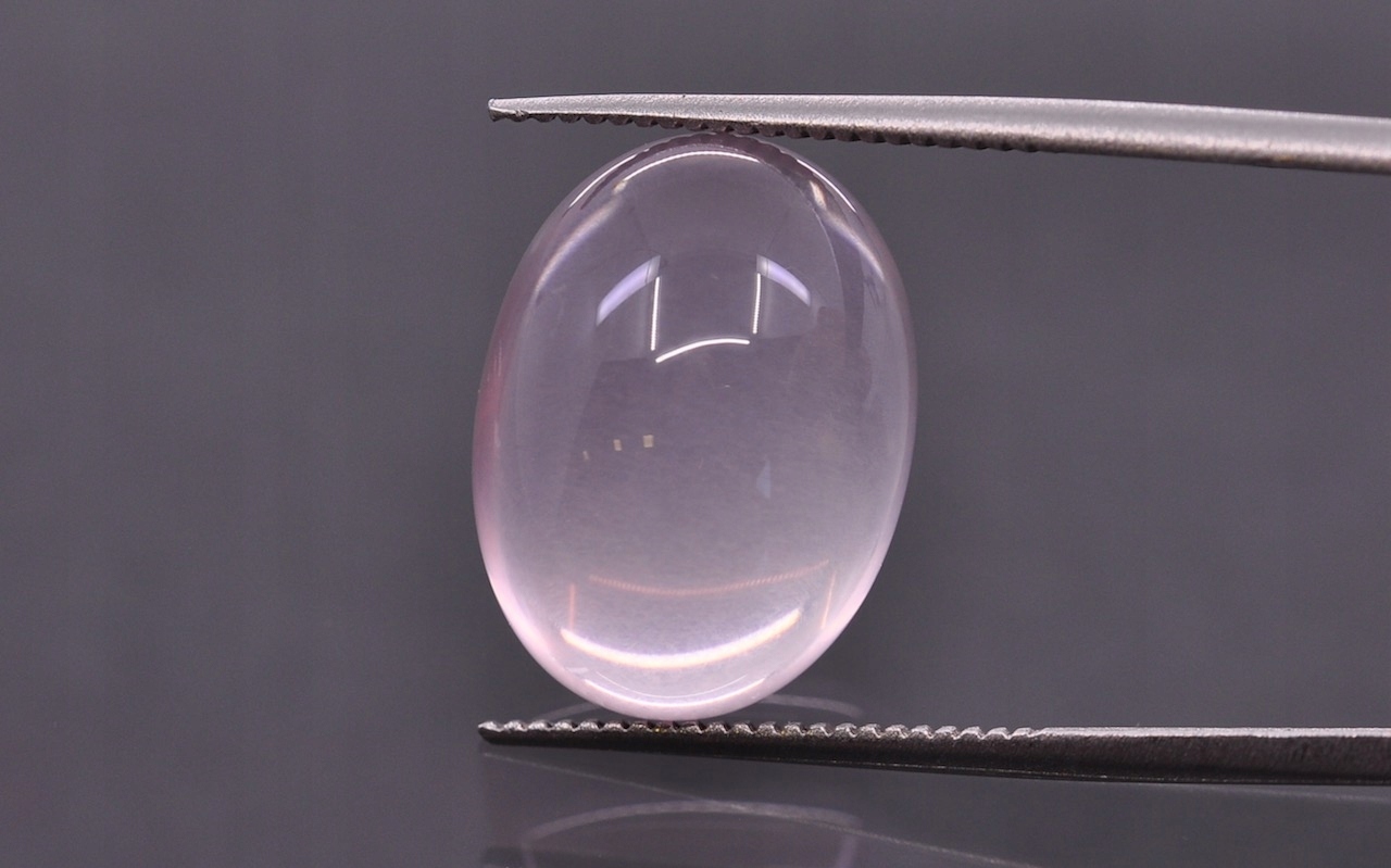 Růženín Aa kabošon ovál 14,7x11 mm