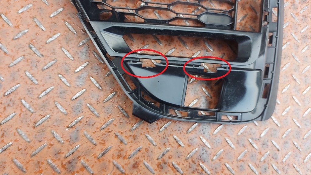 grid of a bumper right front BMW 3 G20 G21 19