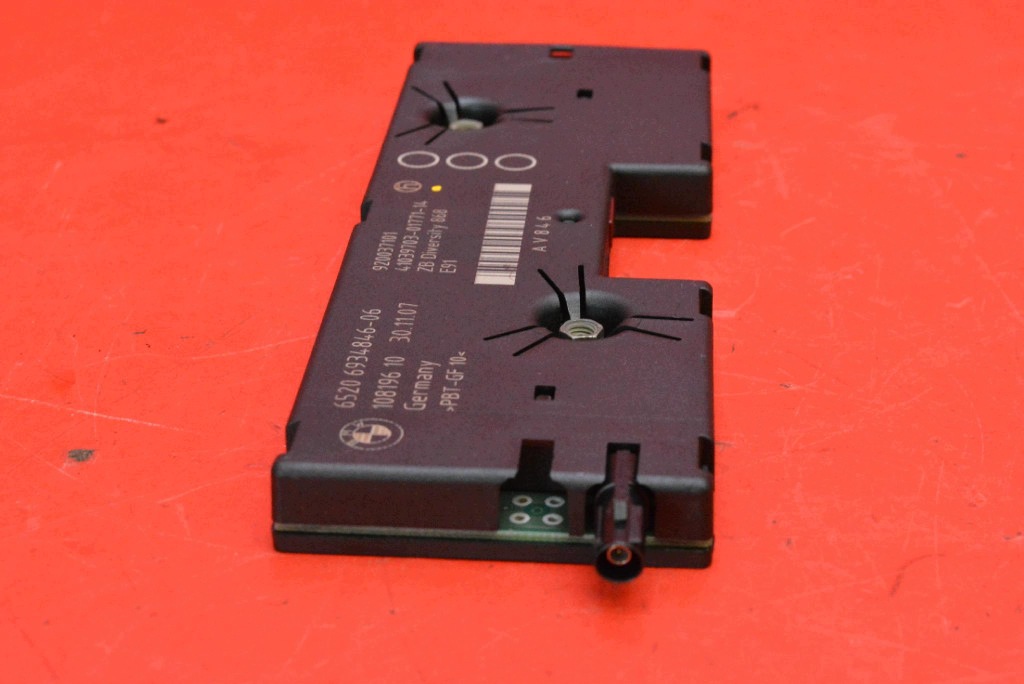 zesilovač ANTENY 6934846-06 BMW E90 E91 04-10