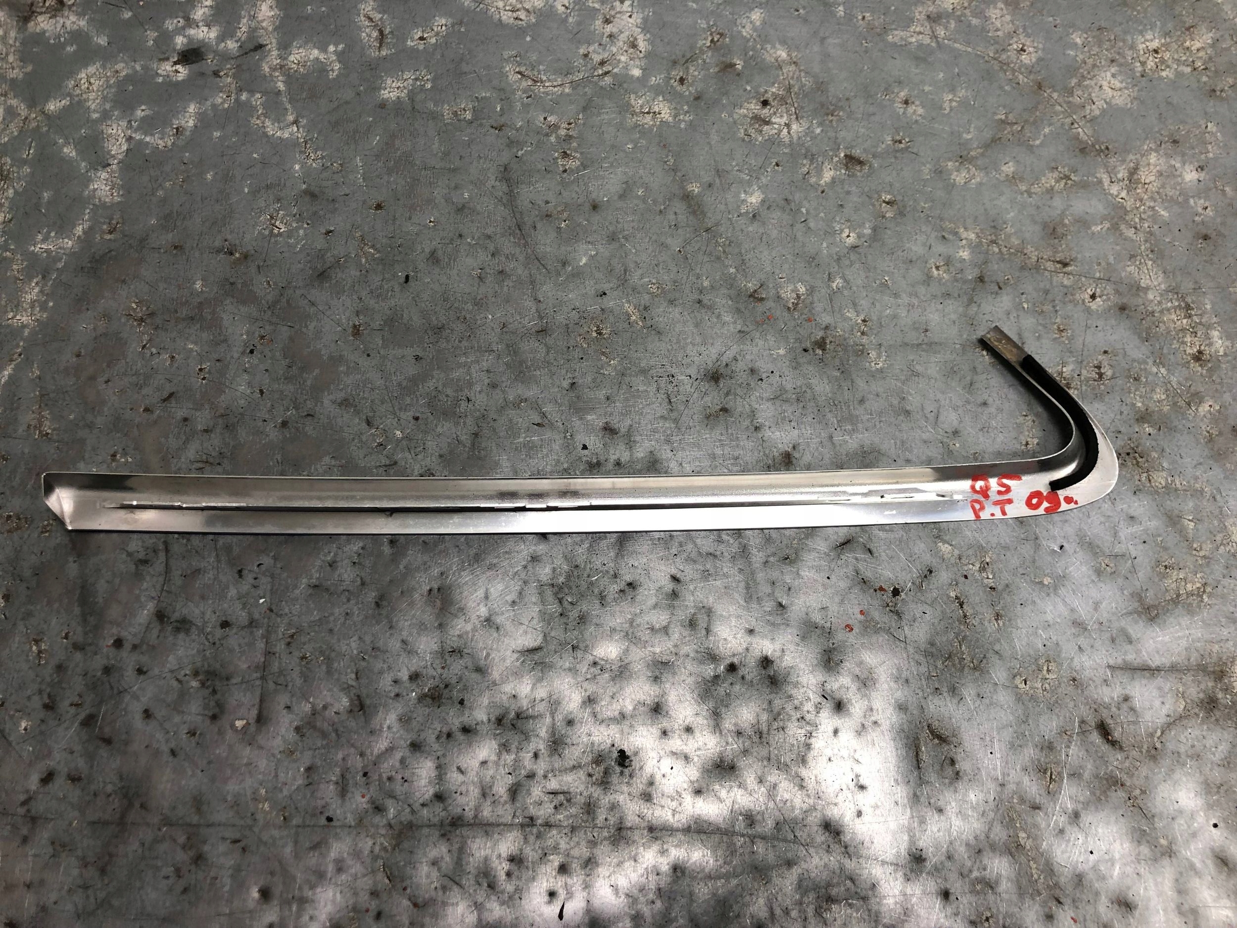 moulding CHROM windows right rear part AUDI Q5 8R0853346A