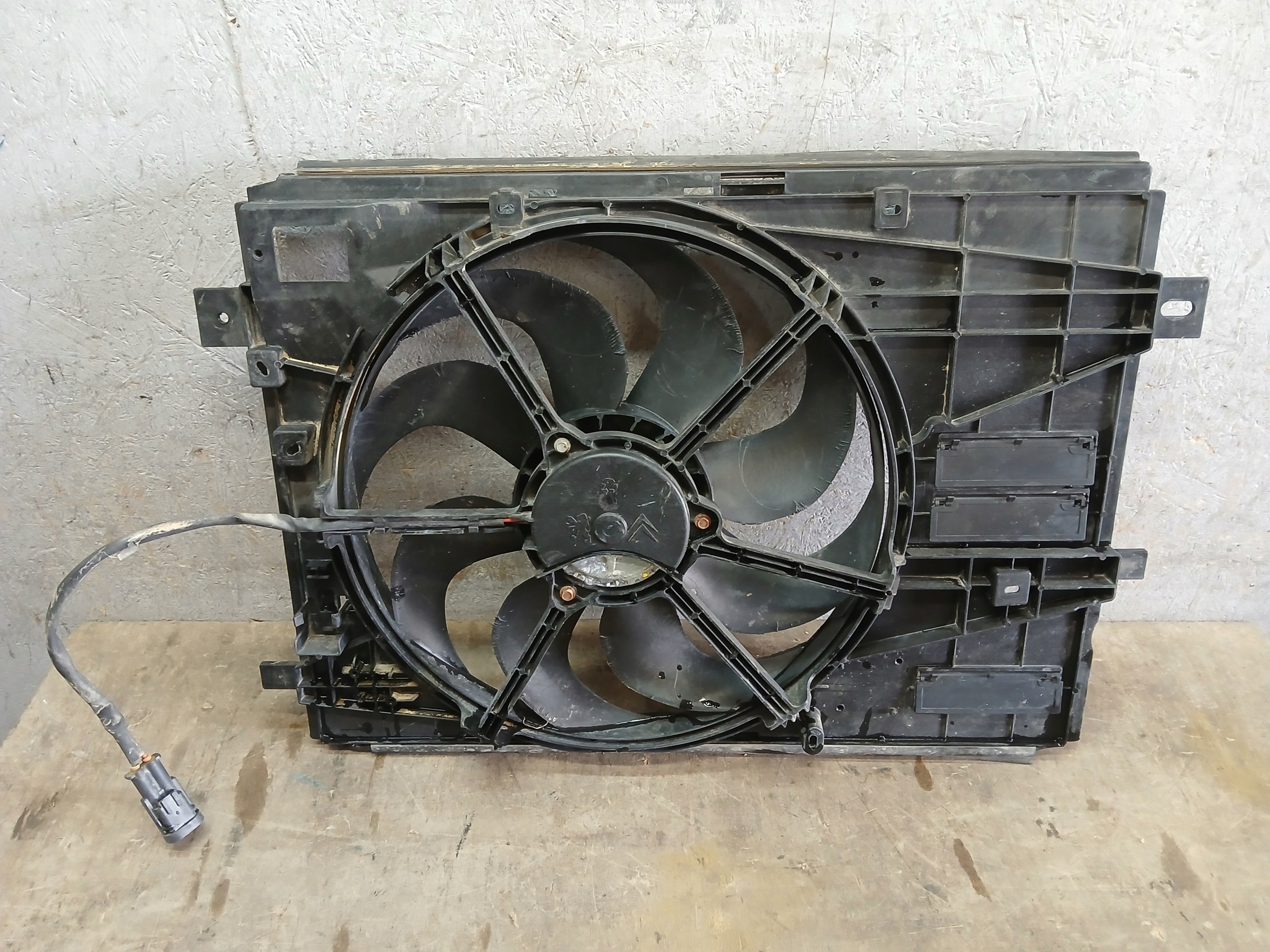 ventilátor chladiče obal PEUGEOT CITROEN 9806313880