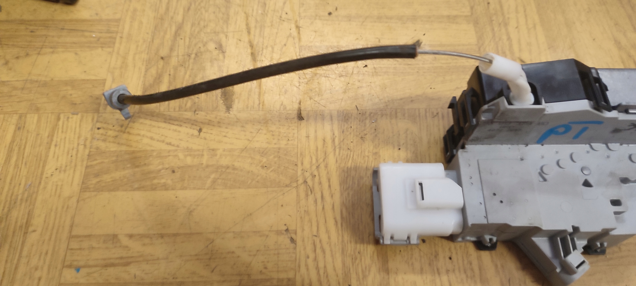 lock door front right 6 pin PEUGEOT 407 9681337480