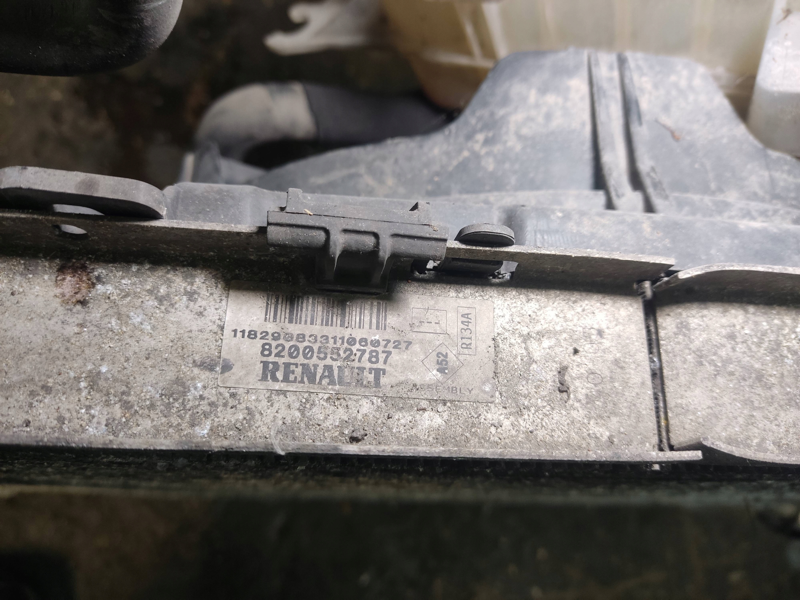 water cooler RENAULT Clio III 1.1B 2006