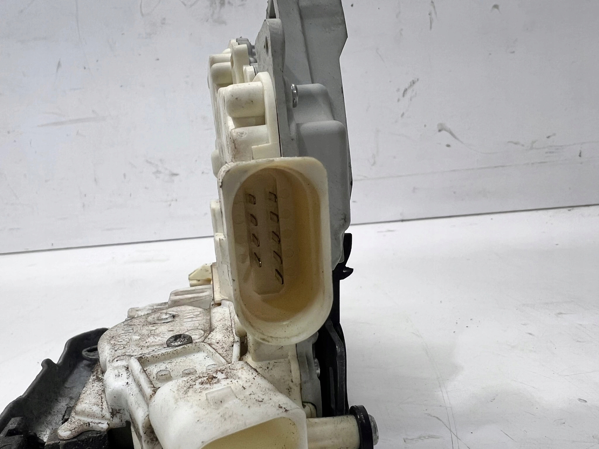 lock door right front AUDI A6 C7 4G2837016 9 PIN