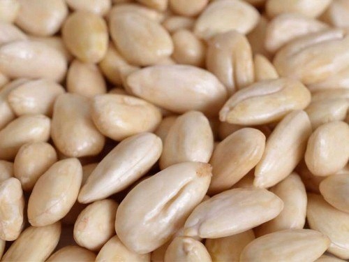 Levně Mandle blednuté, celé 12,5 kg