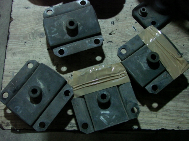 PODUSZKA RESORA VOYAGER IV SZTUKA