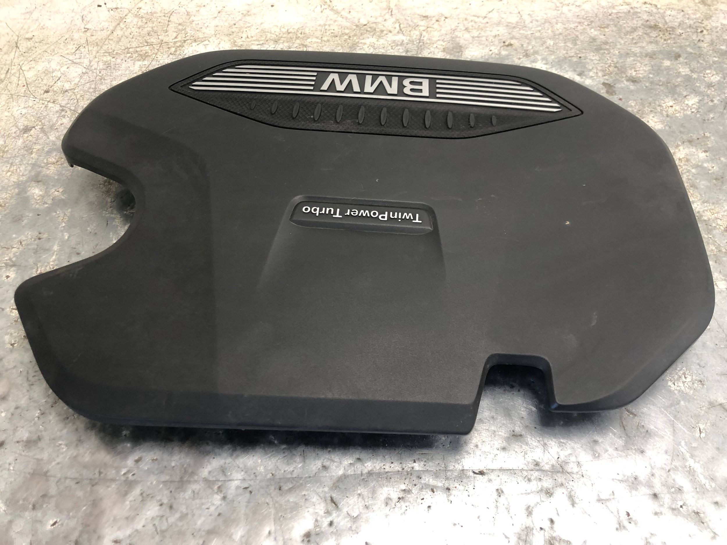 Abdeckung Blende Abdeckung DES MOTORS BMW F40 8579533