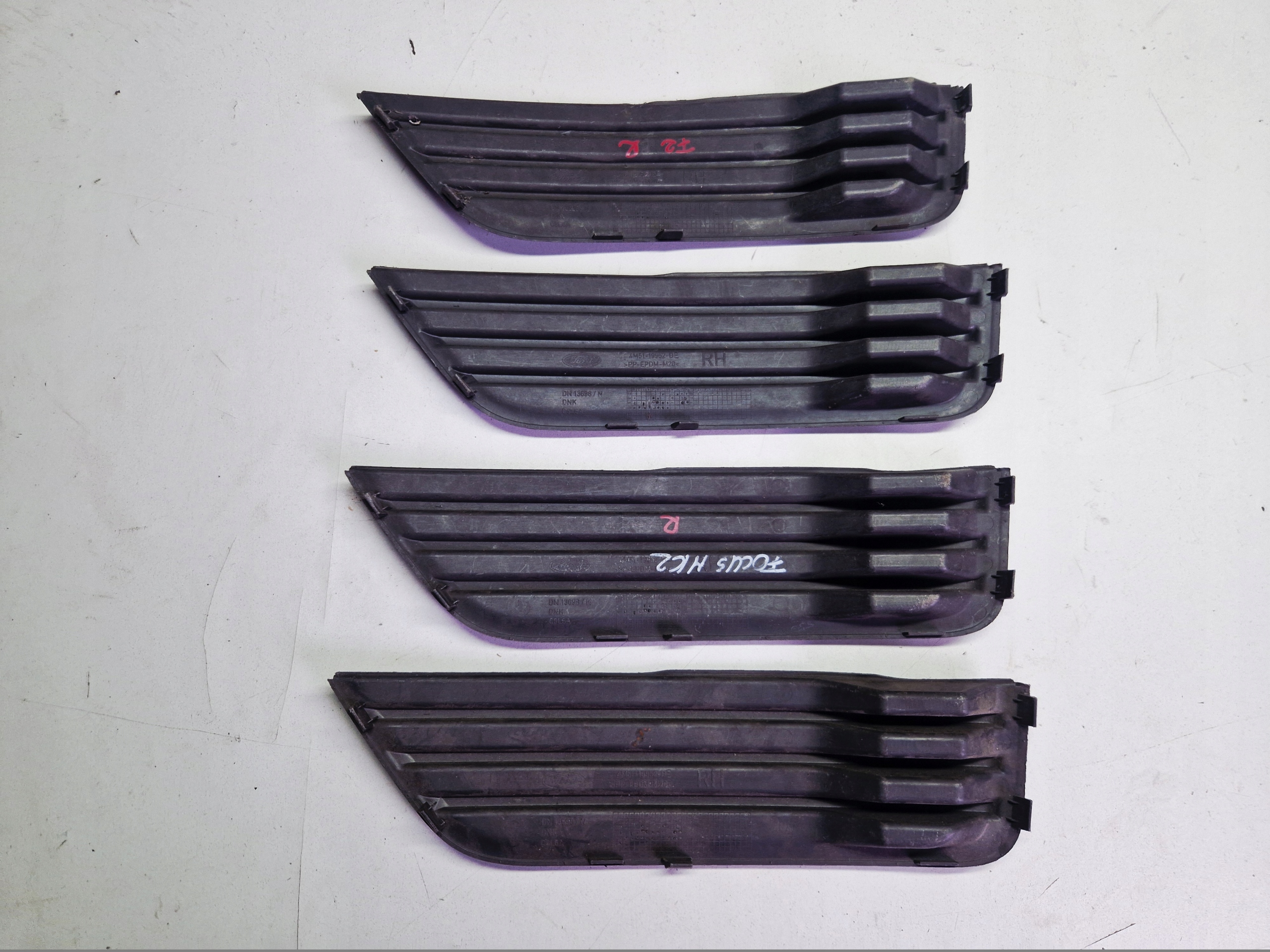 FORD FOCUS MK2 grid of a bumper frame right 4M51-19952-BE