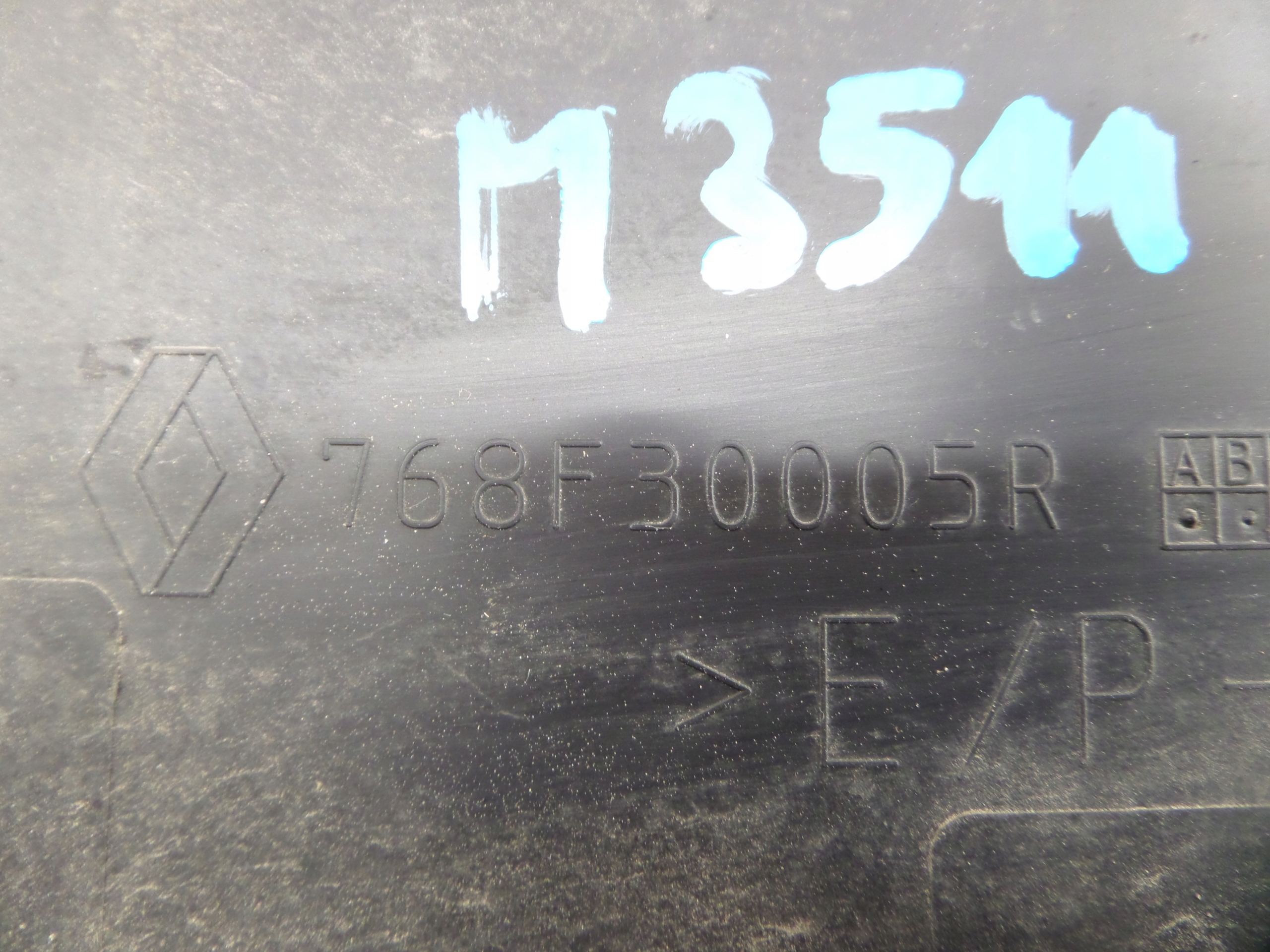 moulding right rear part 768F30005R RENAULT MASTER III