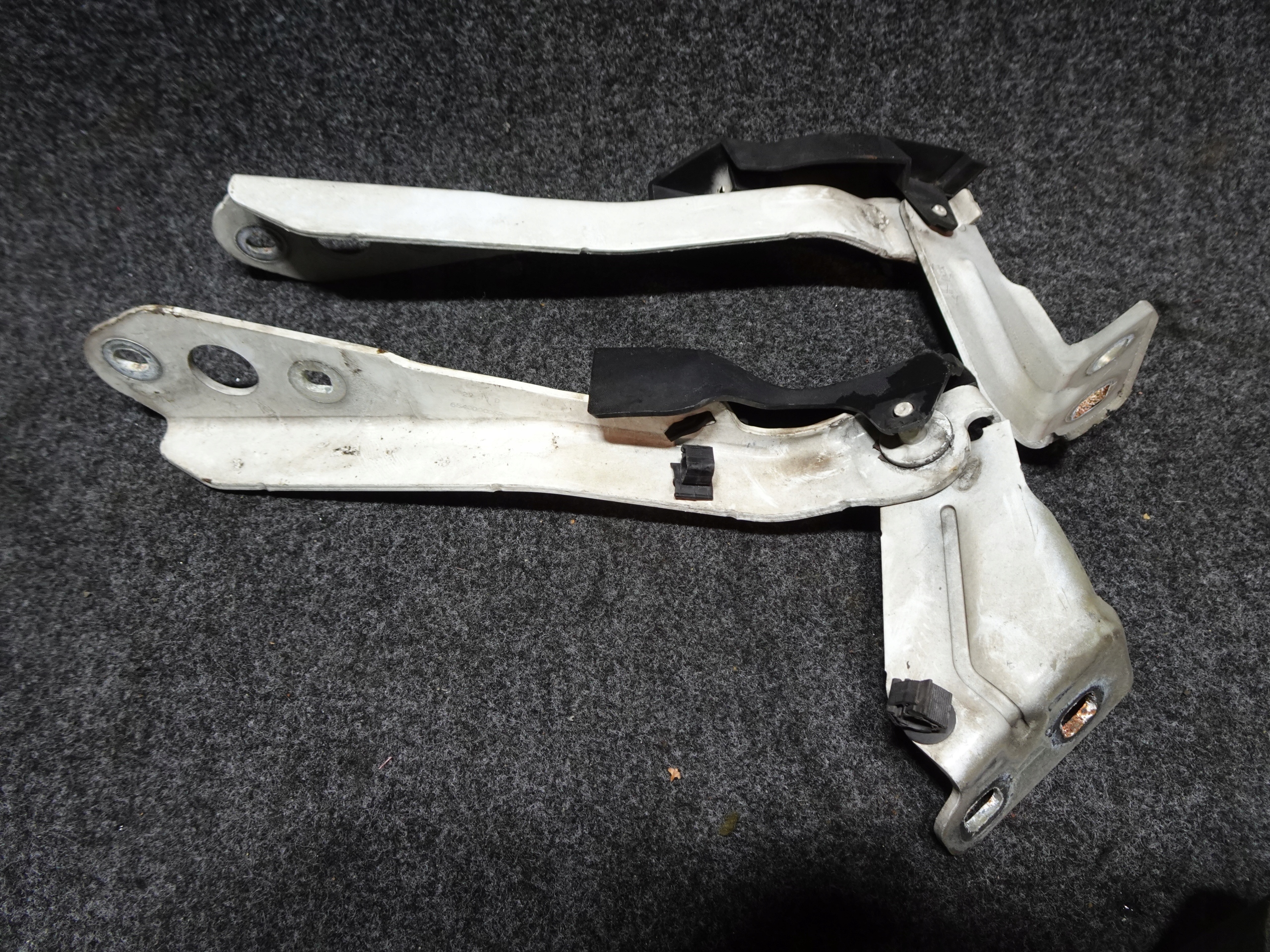 Renault Master III петли капота