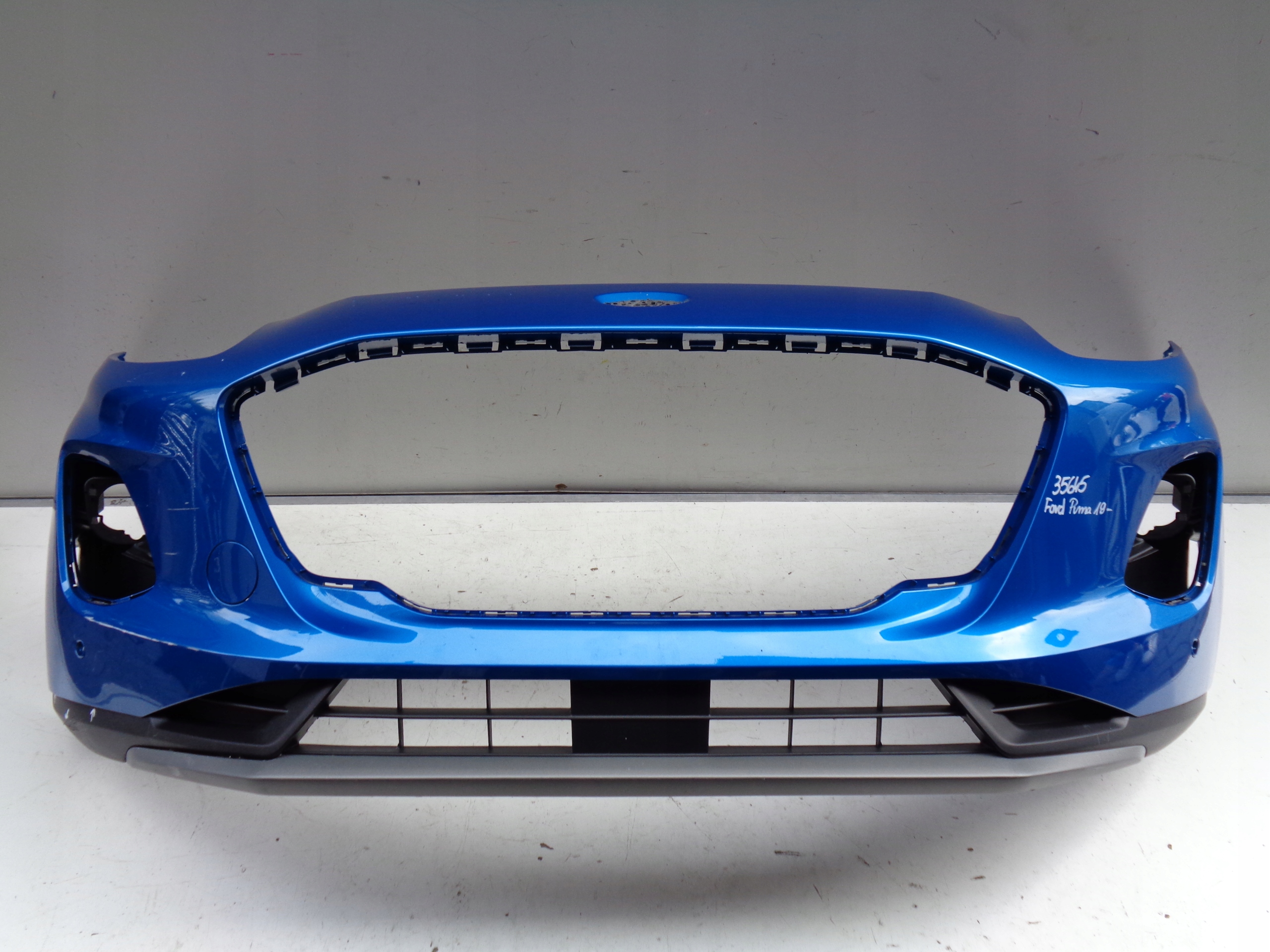 front bumper FORD PUMA 19- NR 35645
