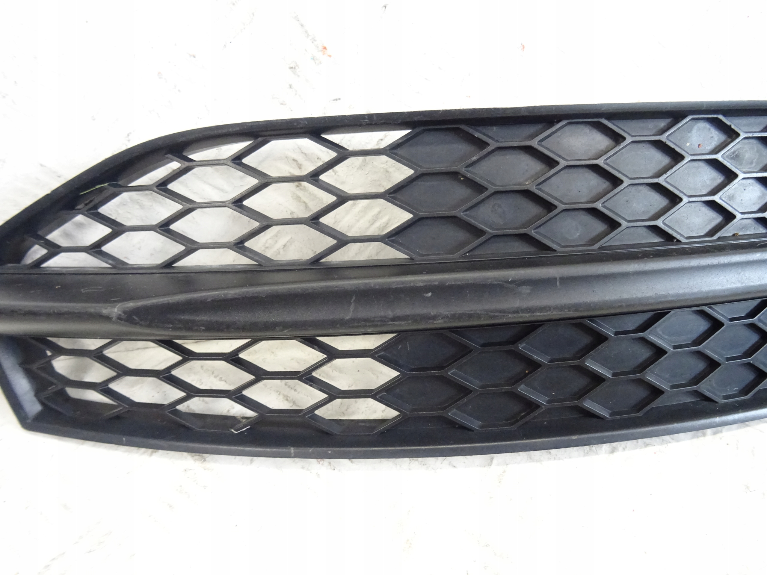 grid of a bumper front front right AUDI A7 C7 S-LINE 4G8807682B