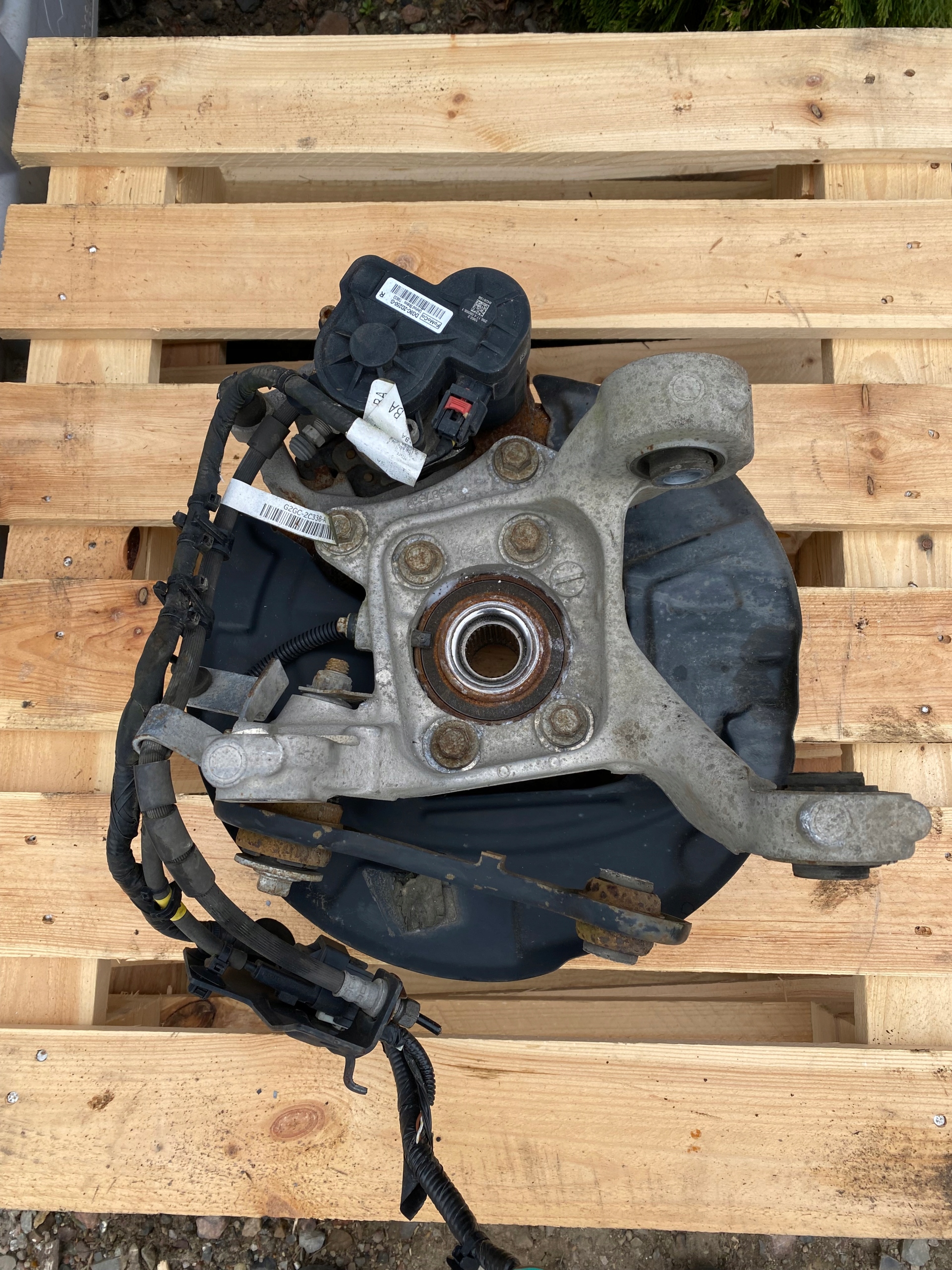 FORD EDGE MK2 4x4 swing right rear part caliper