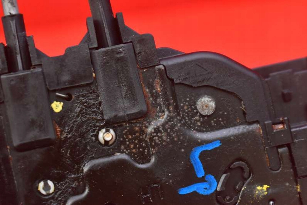 lock door left front front EU 81310-2B020 HYUNDAI SANTA FE 2 II 06-10