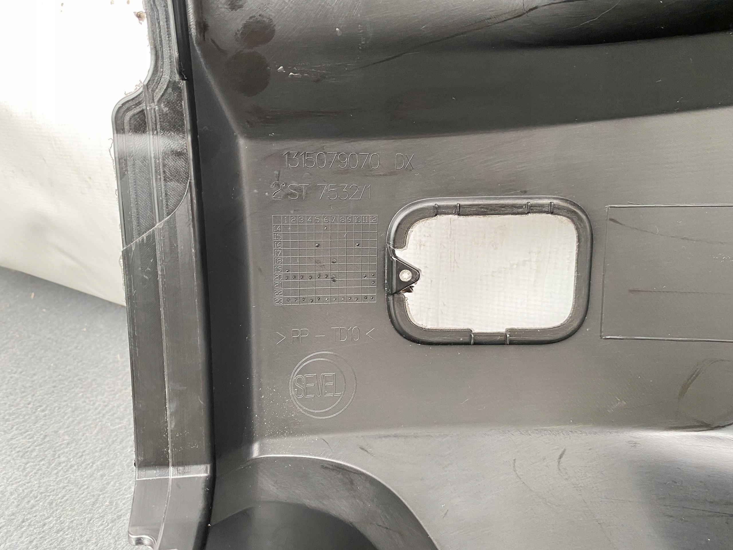 DUCATO BOXER JUMPER 17- bumper front corner black right moulding fog light