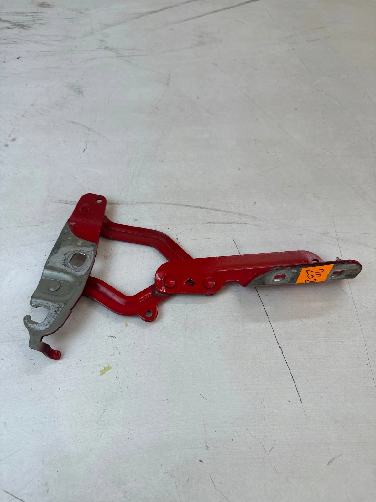 hinge bonnets front front right Ford Fiesta MK7