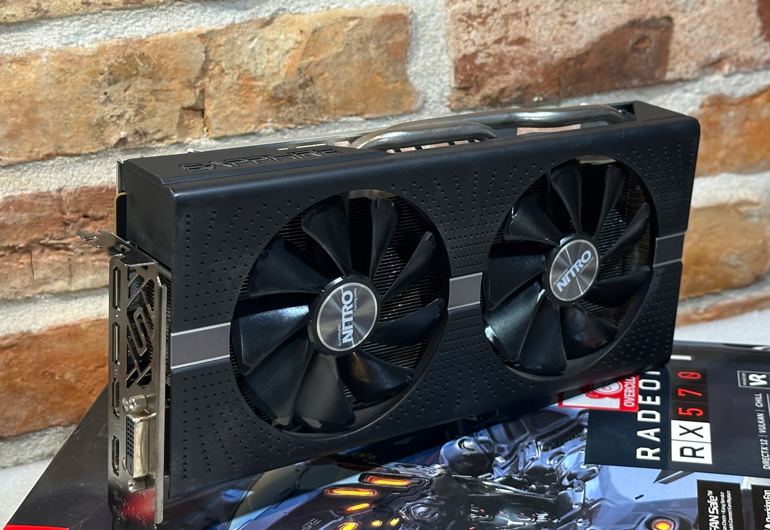 Видеокарта SAPPHIRE Radeon RX 570 8 ГБ
