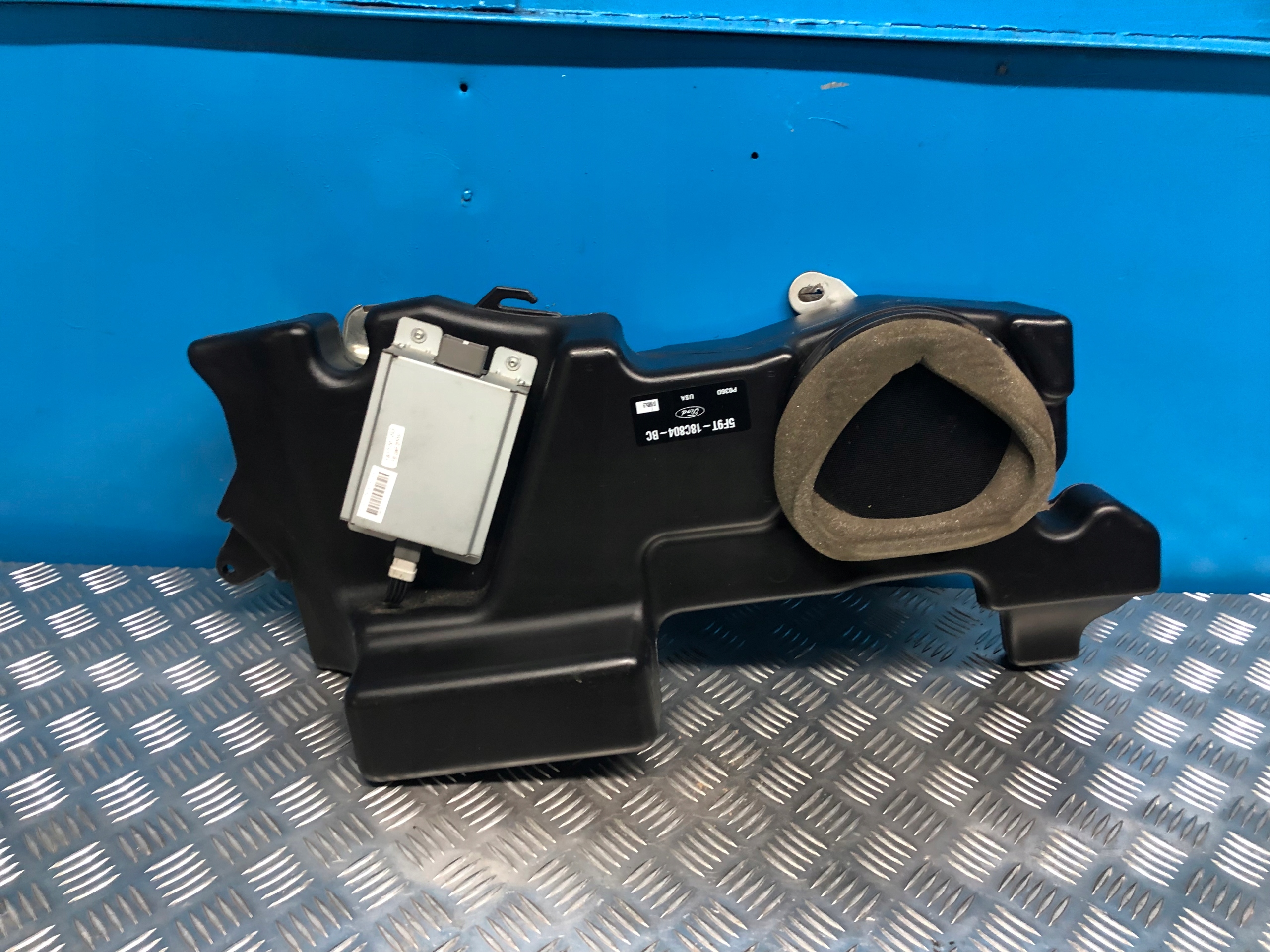 FORD FREESTYLE GŁOŚNIK SUBWOOFER