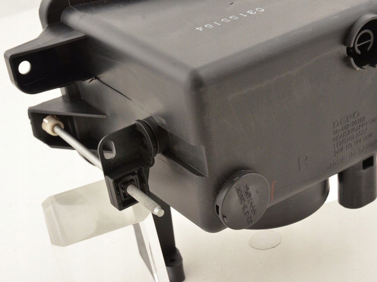 ГАЛОГЕН правый opel CORSA 00-02