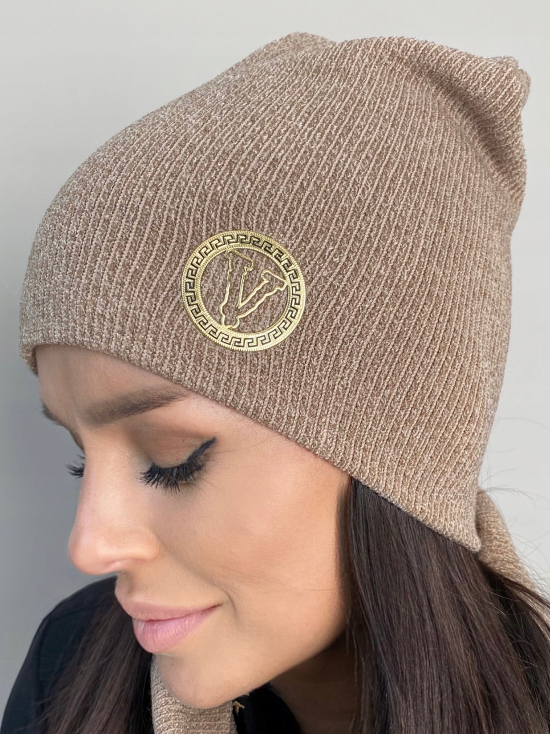 CZAPKA DAMSKA ZIMOWA NA ZIMĘ CIEPŁA WYGODNA GRUBA SPORTOWA KOBIECA BEŻOWA Kod producenta CZAPKA 2807 KREMOWY