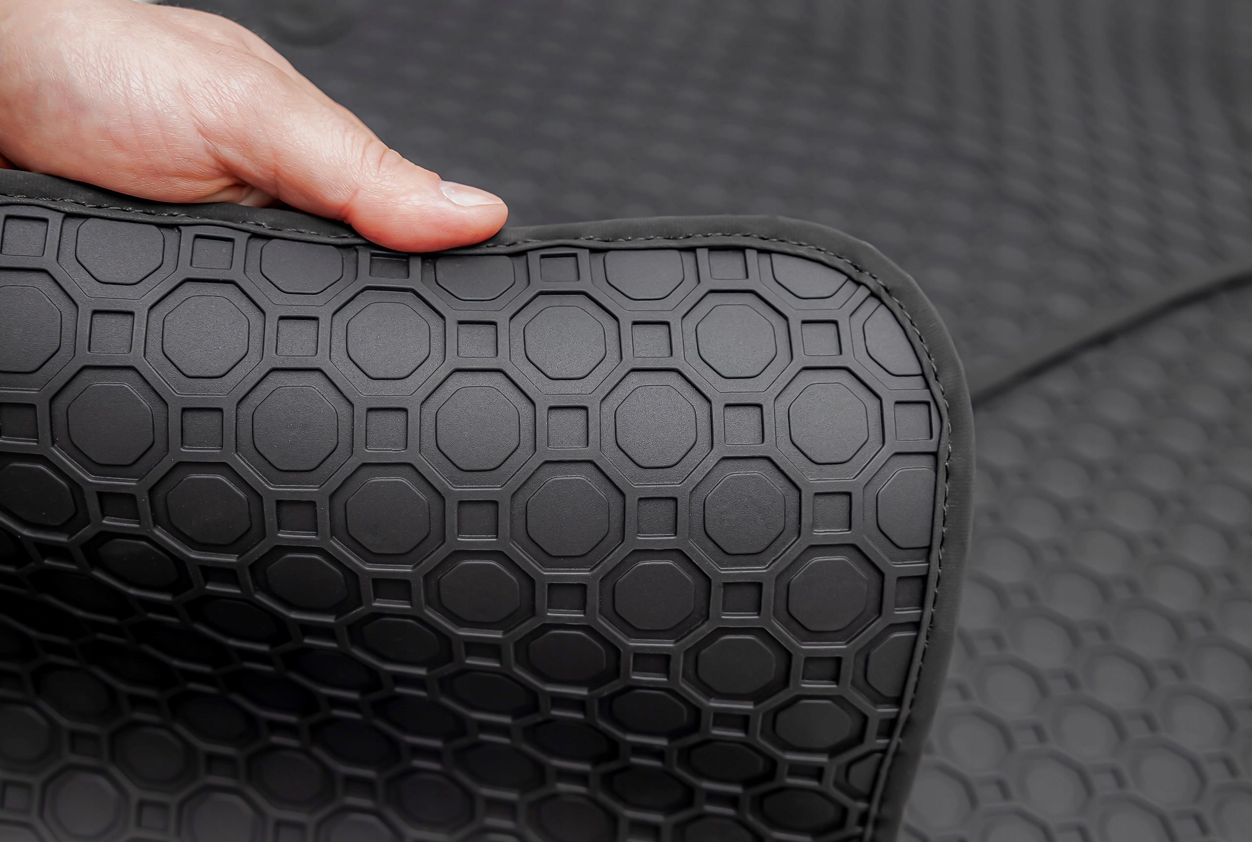 Hyundai Ioniq 5 2021- Dywanik gumowe PrimeLiner - Czarne Numer katalogowy producenta 121759600000