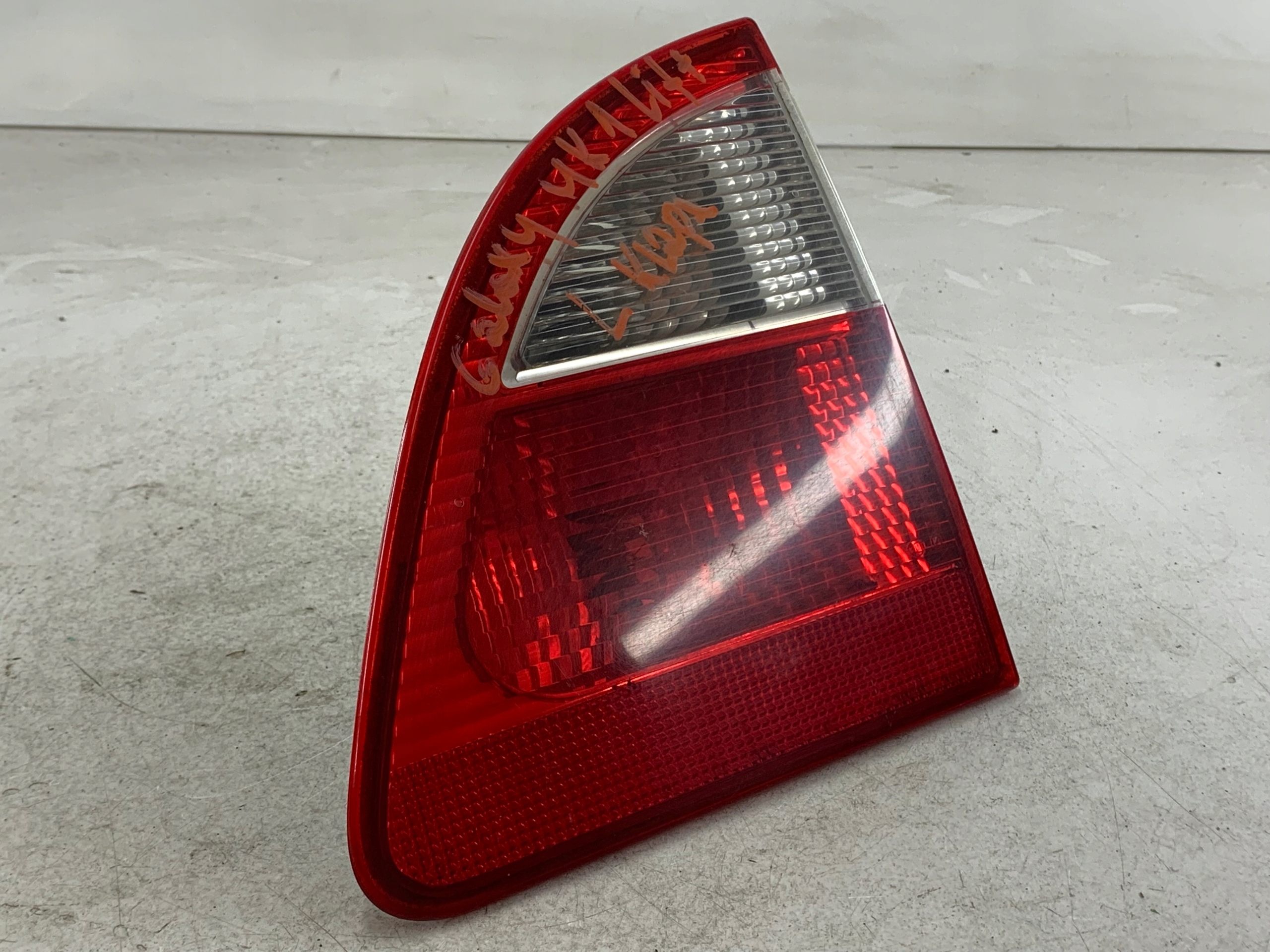 VW SHARAN and LIFT light right rear part trunk door cap