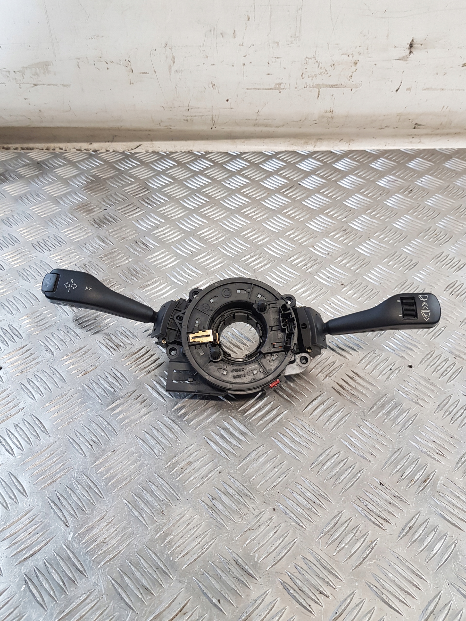 commande levier commodo sous volant anneau airbag 8377488.9 BMW E46 2.0D KOMBI 02R
