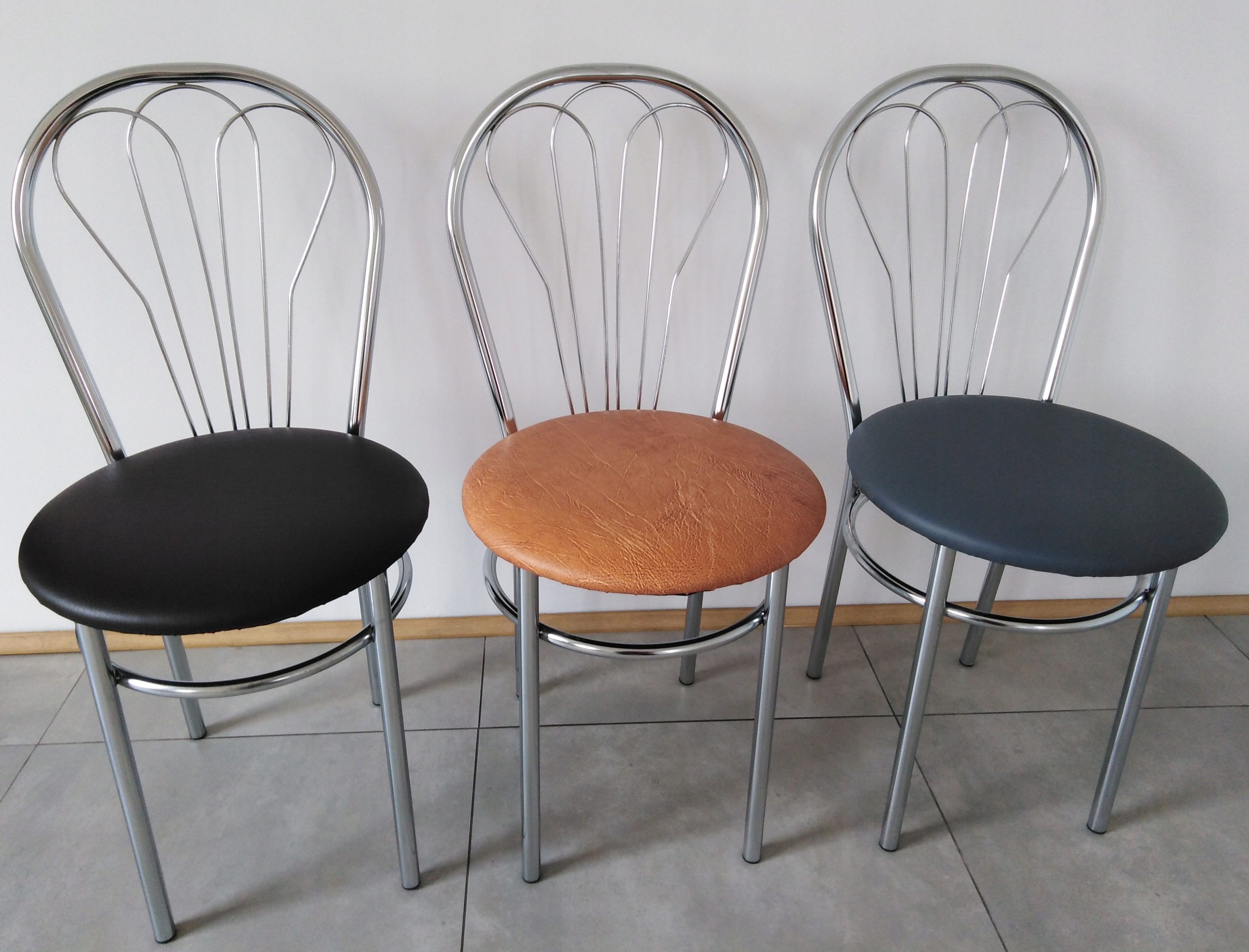 Zestaw stol 100/65 + 4 krzesła venus nowe Materiał metal