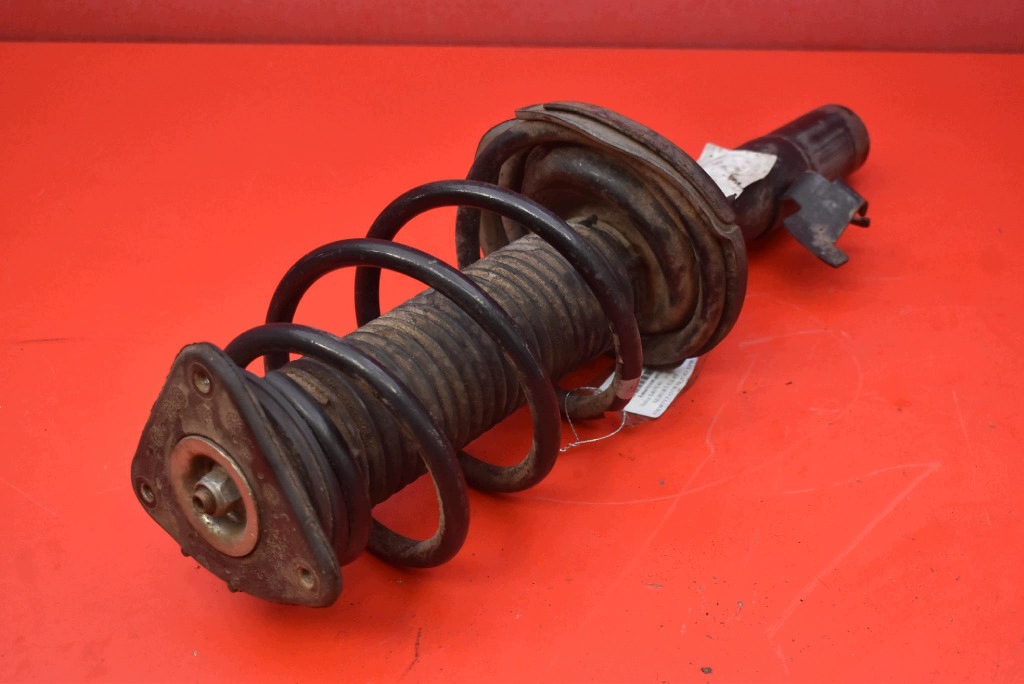 shock absorber left front P31360945 VOLVO V40 2 II 2.0 D2 120 KM 12-16