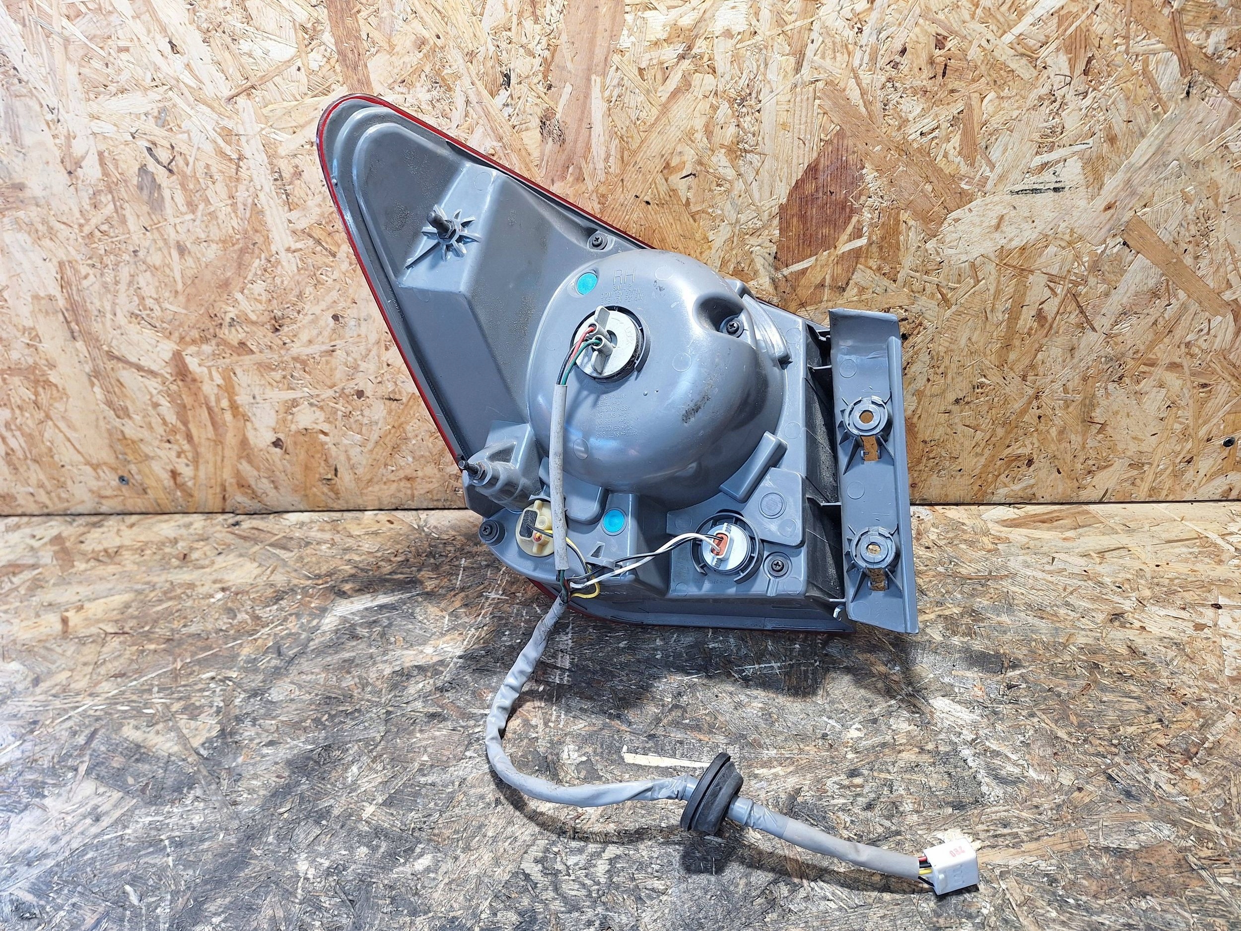 light rear part right CHEVROLET CRUZE 08- sedan