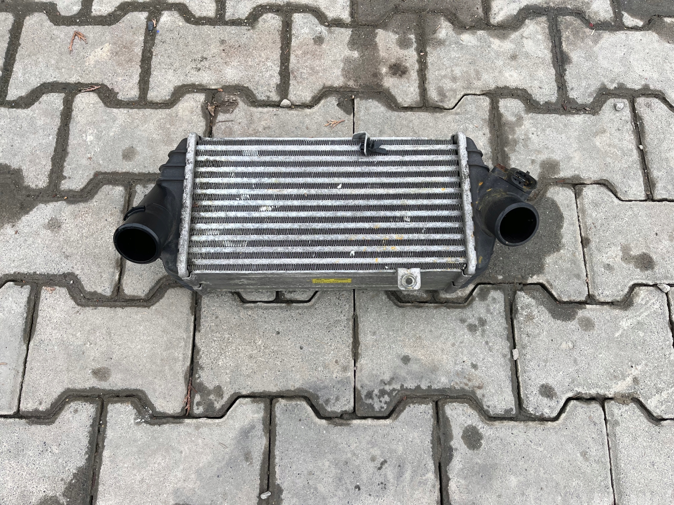 Hyundai i30 II 1.6 CRDi intercooler radiator