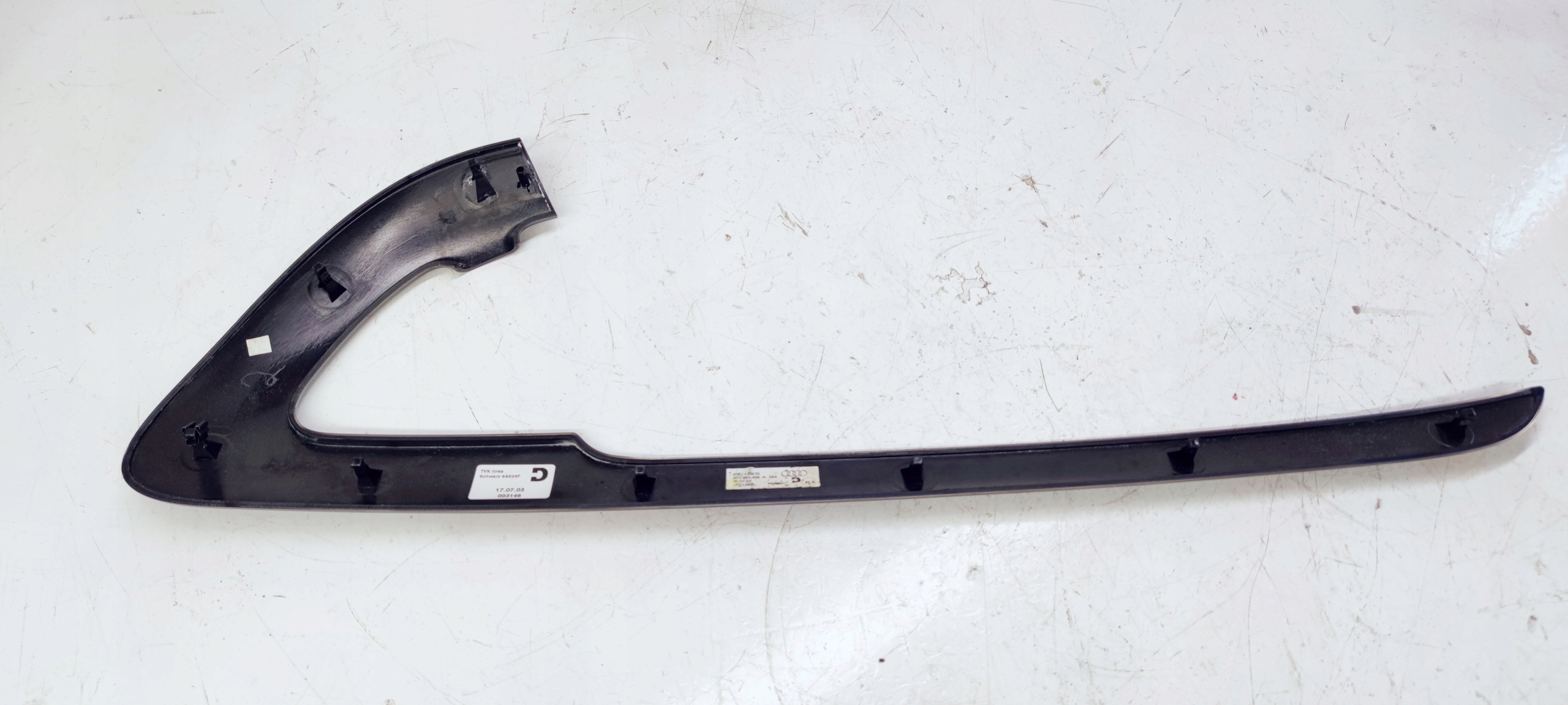 moulding DEKORY door left AUDI A3 8P 8P3867409A 3A4