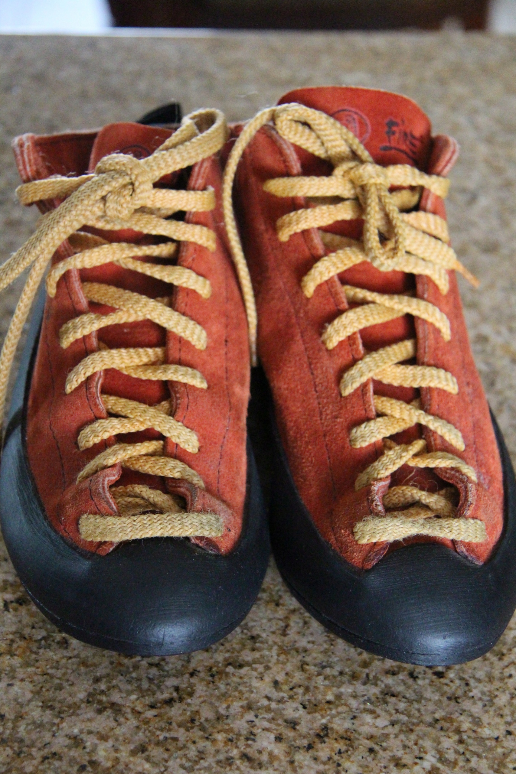 BUTY WSPINACZKOWE - ROZ.37 Marka inna