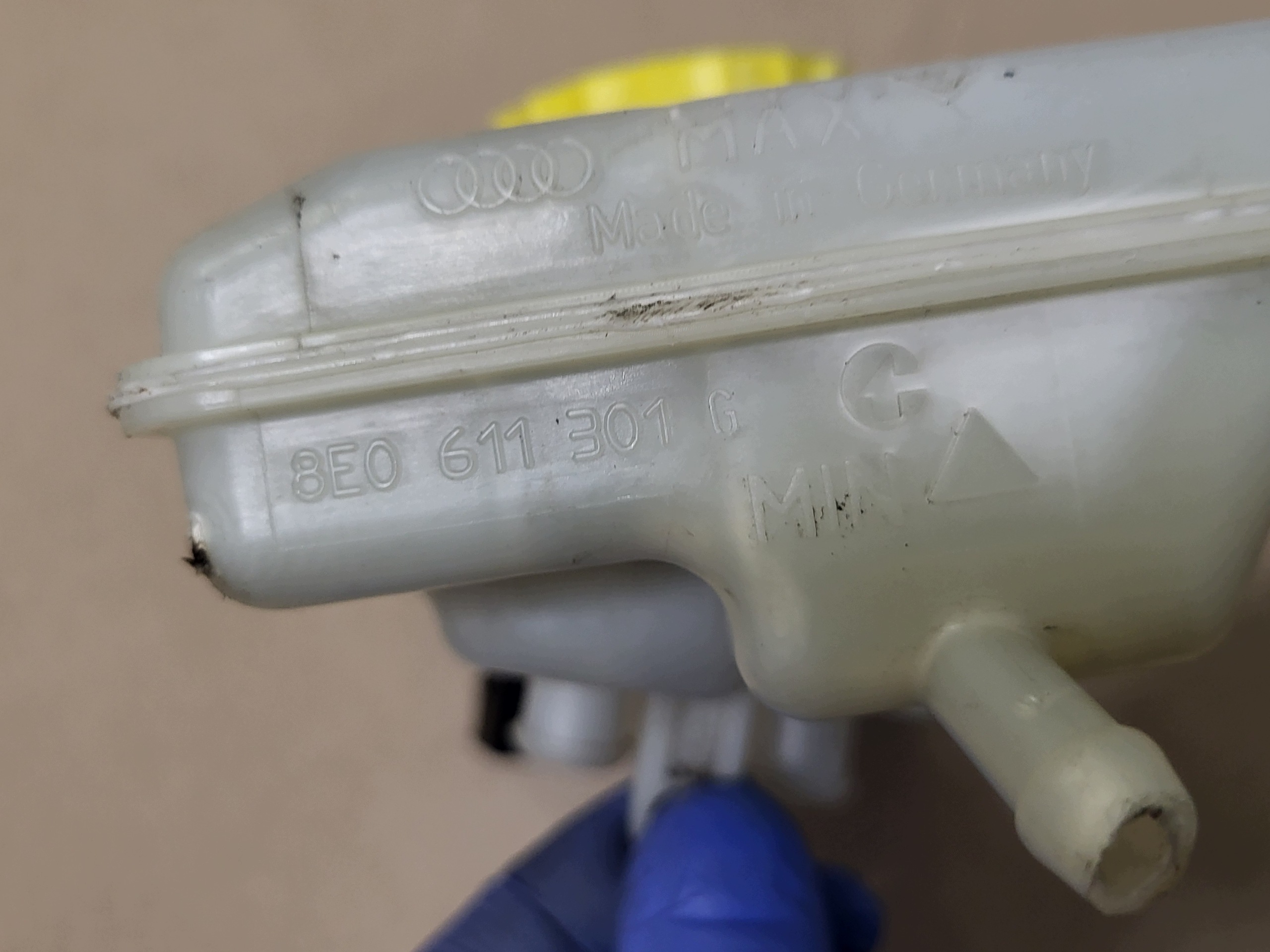 Behälter des Gasses Brems- Sensor DECKEL AUDI A4 B6 B7 A6 C6 8E0611301G