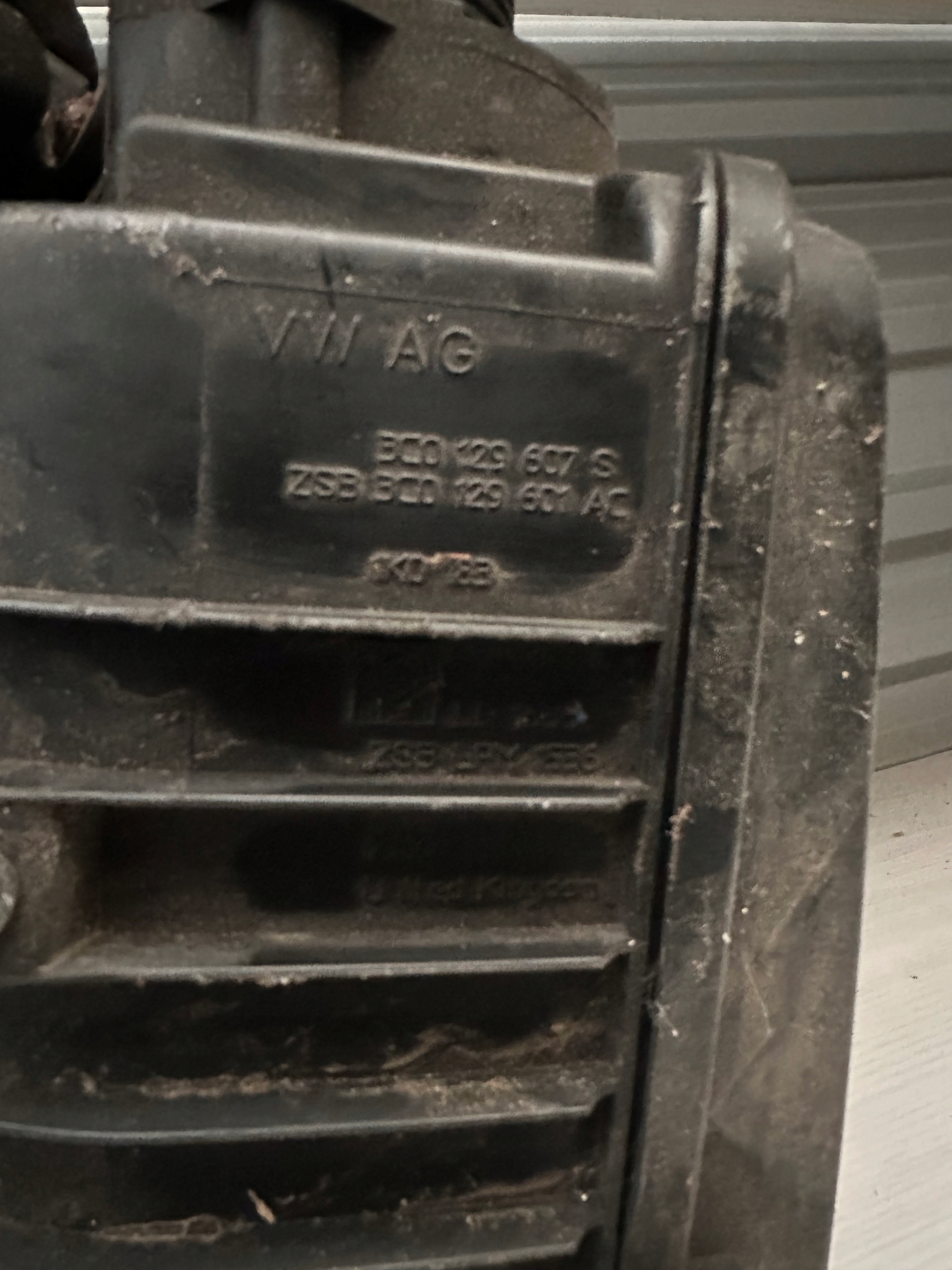 VW PASSAT B6 Gehäuse filter luft 3C0129607S