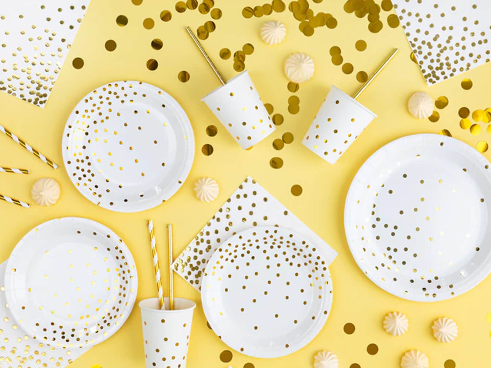 Kubeczki białe w złote kropki 220 ml 6 szt Stan opakowania oryginalne