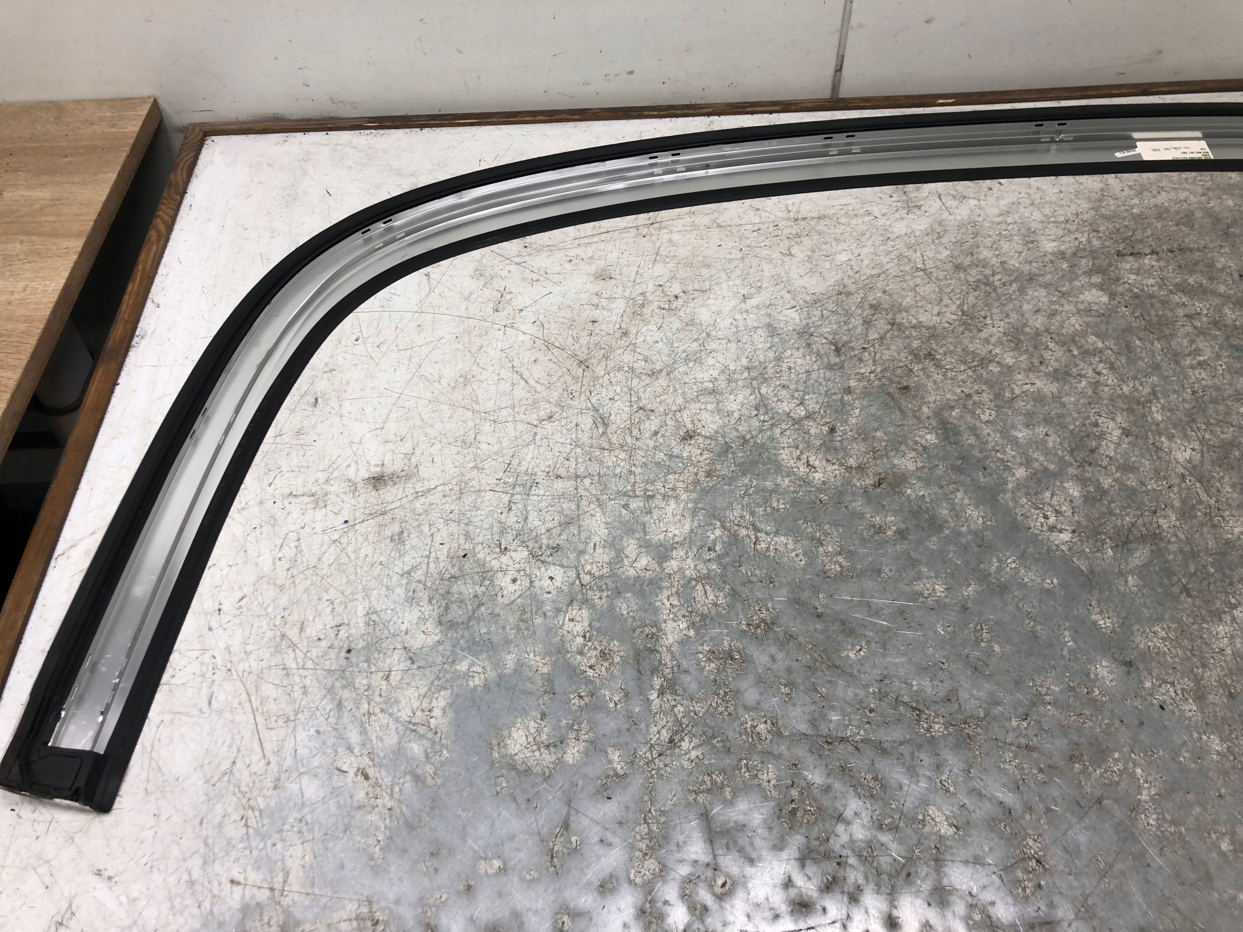 LOTKA CHROM AUDI A4 B6 CABRIO 8H0853297