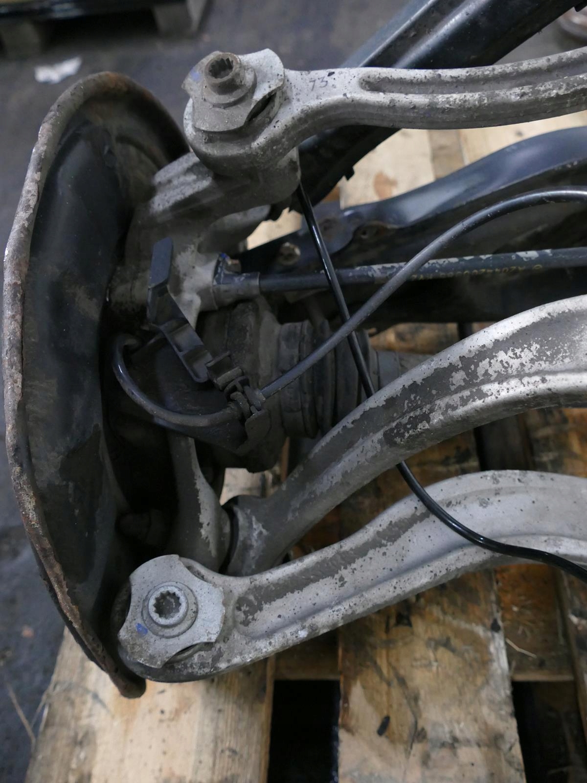 MERCEDES W207 A207 swing semi-axis arm left rear part