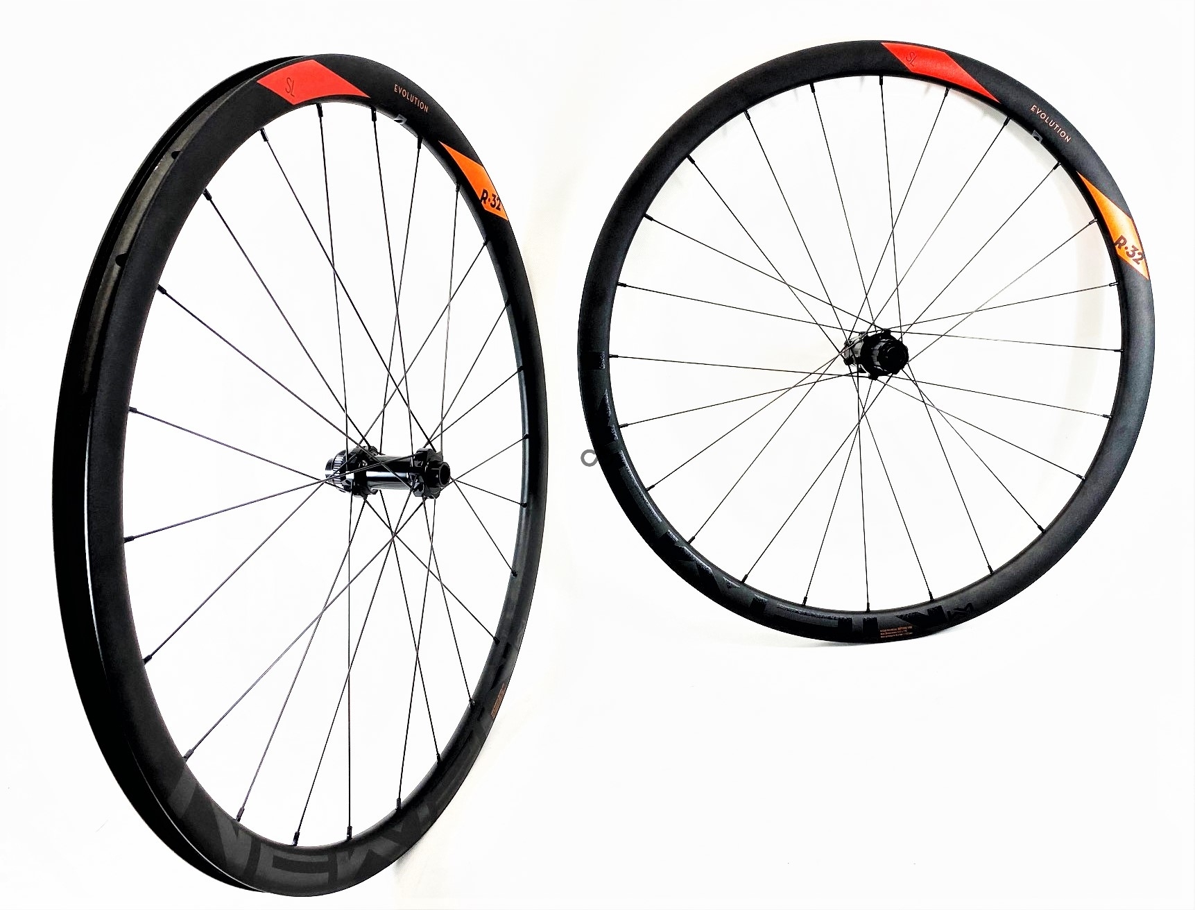 Kola Newmen R 32 Sl Evo Dt Swiss 350 Disc 1675 g