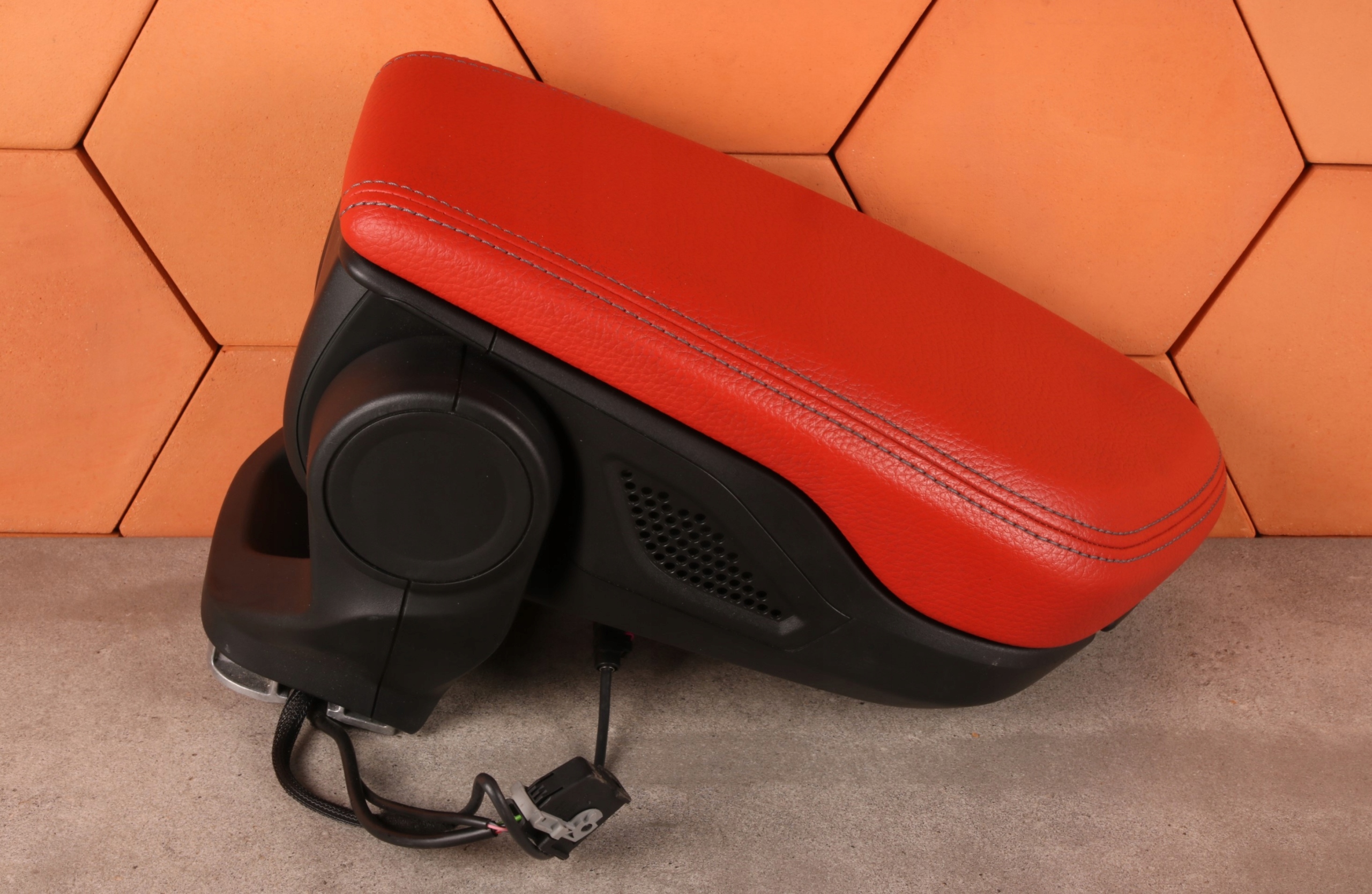 BMW X2 F39 armrest leather MAGMAROT + LADOWARKA WCA 1378762 5A54836