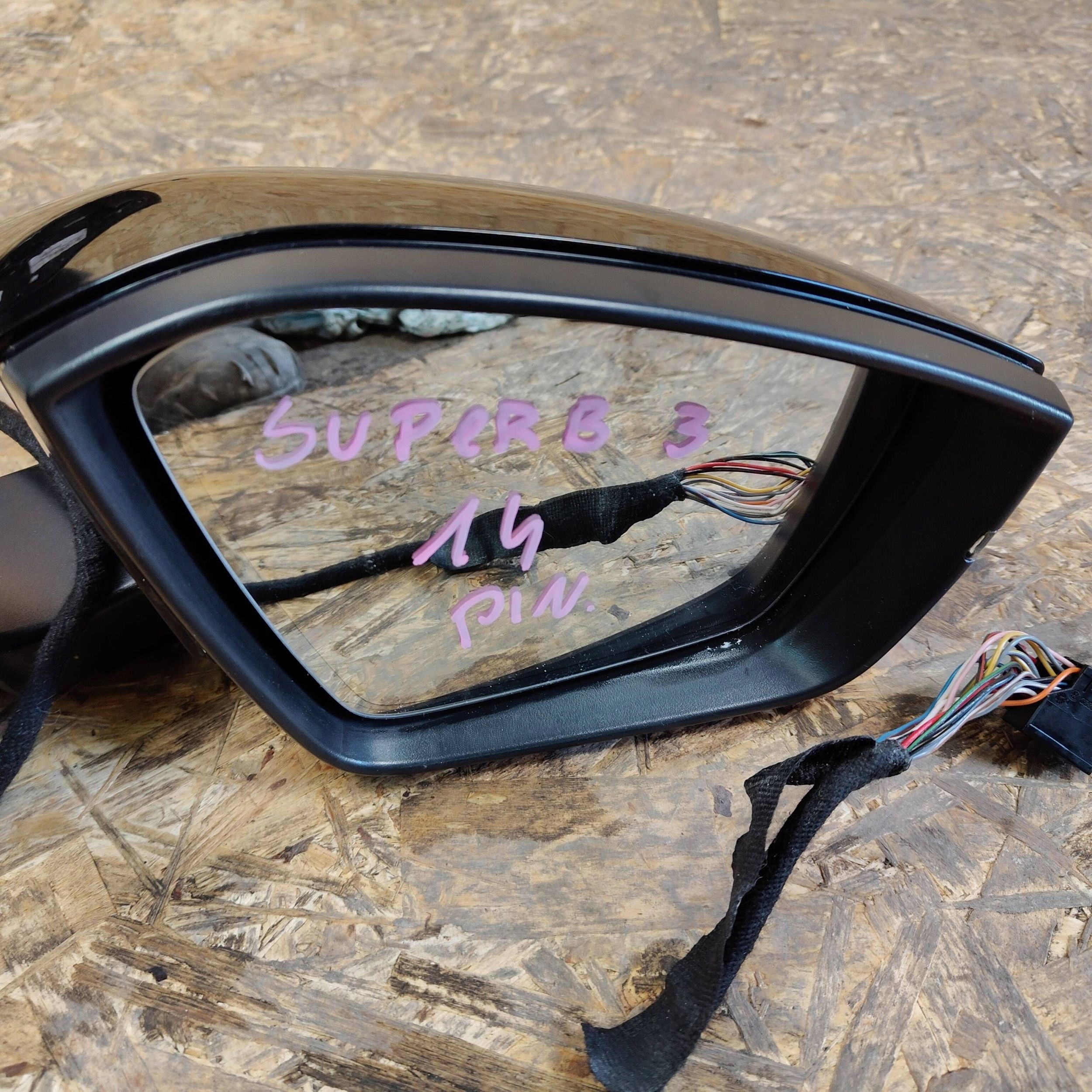 electrics mirror side right side Skoda Superb B8 (3V) 14 pin Europa