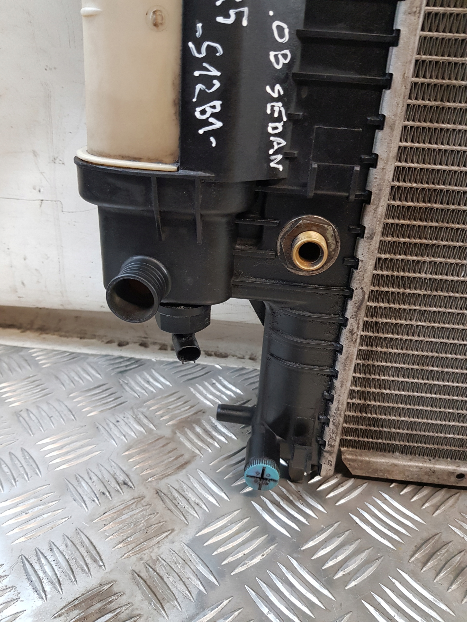 water cooler BMW E39 2.0B sedan 98R