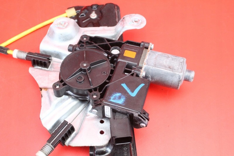 window regulator left front C04680-100 CADILLAC XTS 12-17