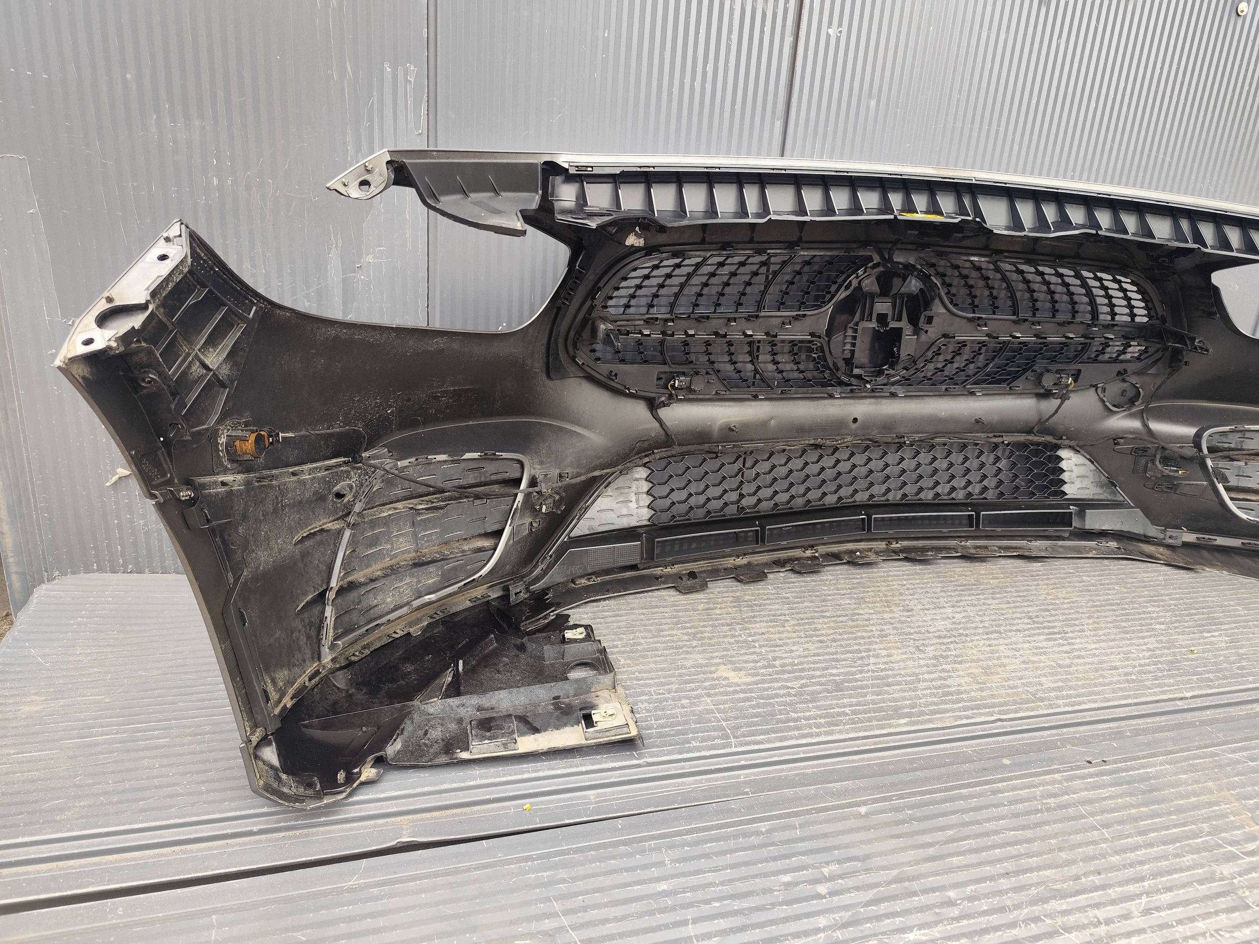 MERCEDES B-KLASA 247 AMG front bumper 6xPDC complete DEMONTAZ