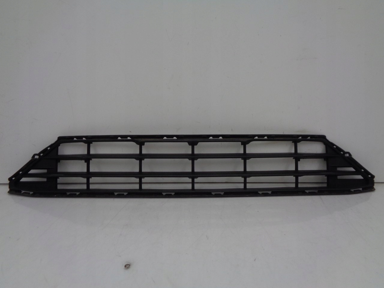 31425175 - VOLVO XC60 2017-ЦЕНТРАЛЬНА РЕШІТКА ПЕРЕДНІЙ БАМПЕР