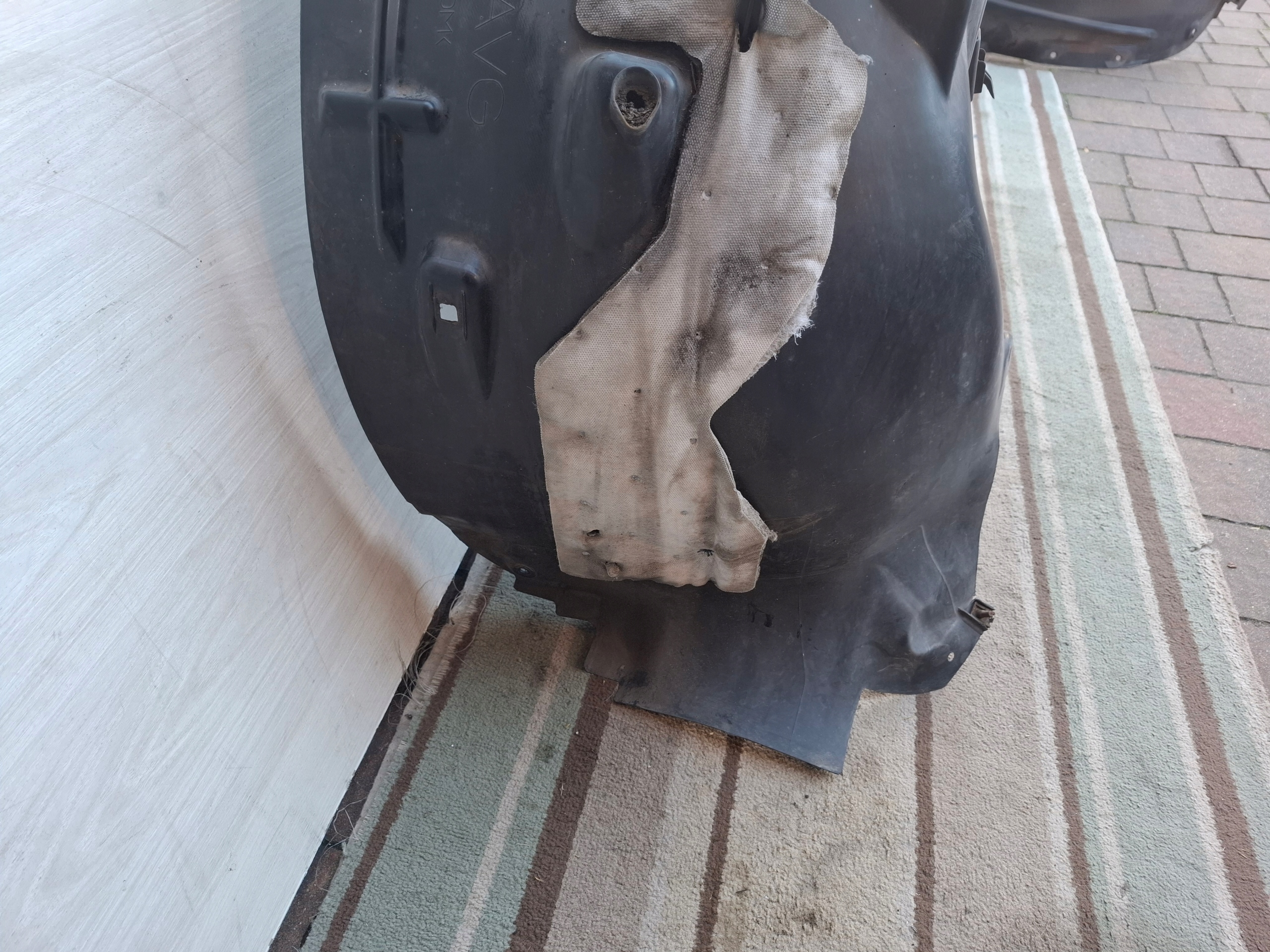 PEUGEOT 3008 II mudguard left front 9825282080