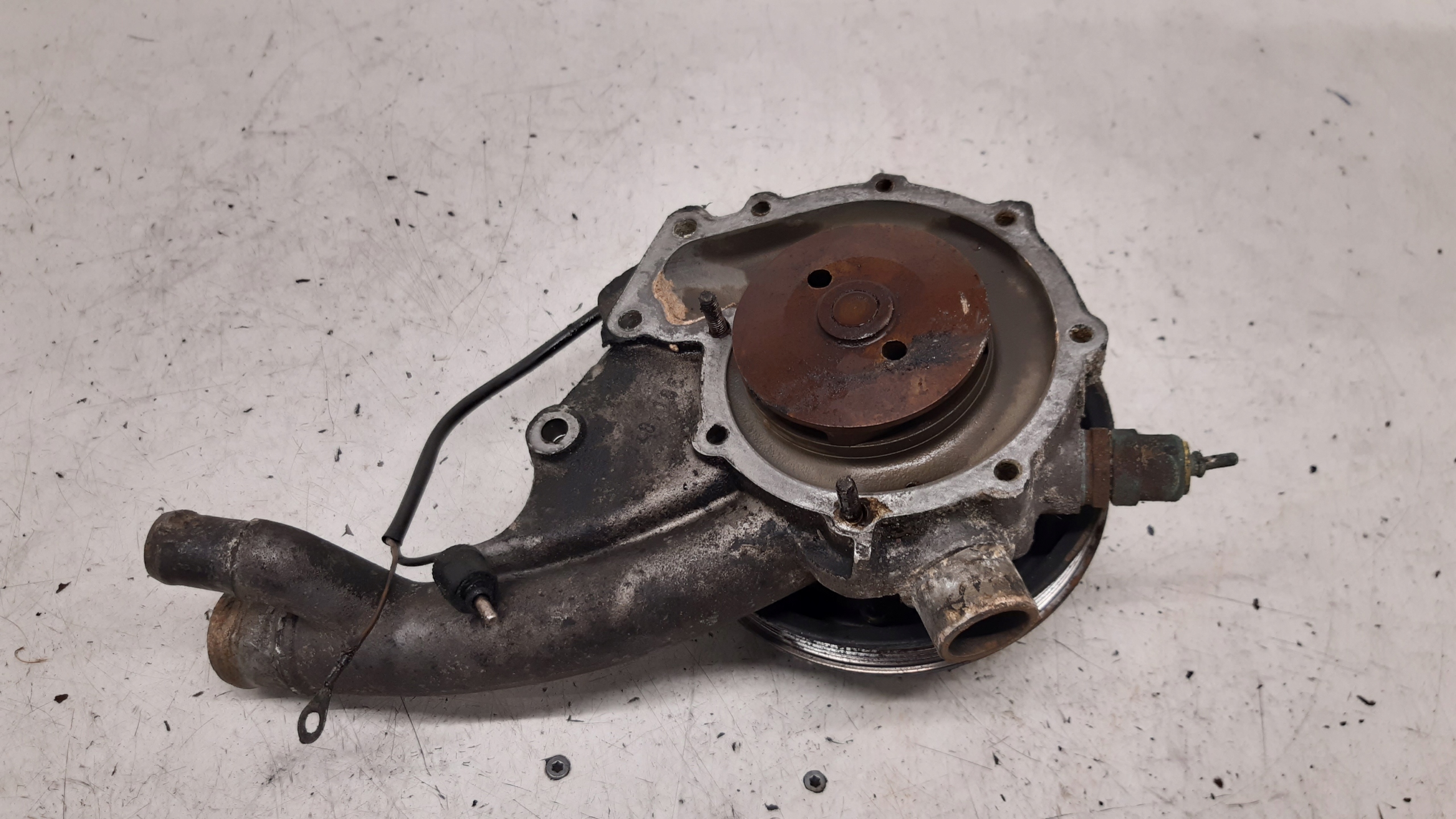 water pump 1022011701 Mercedes W124